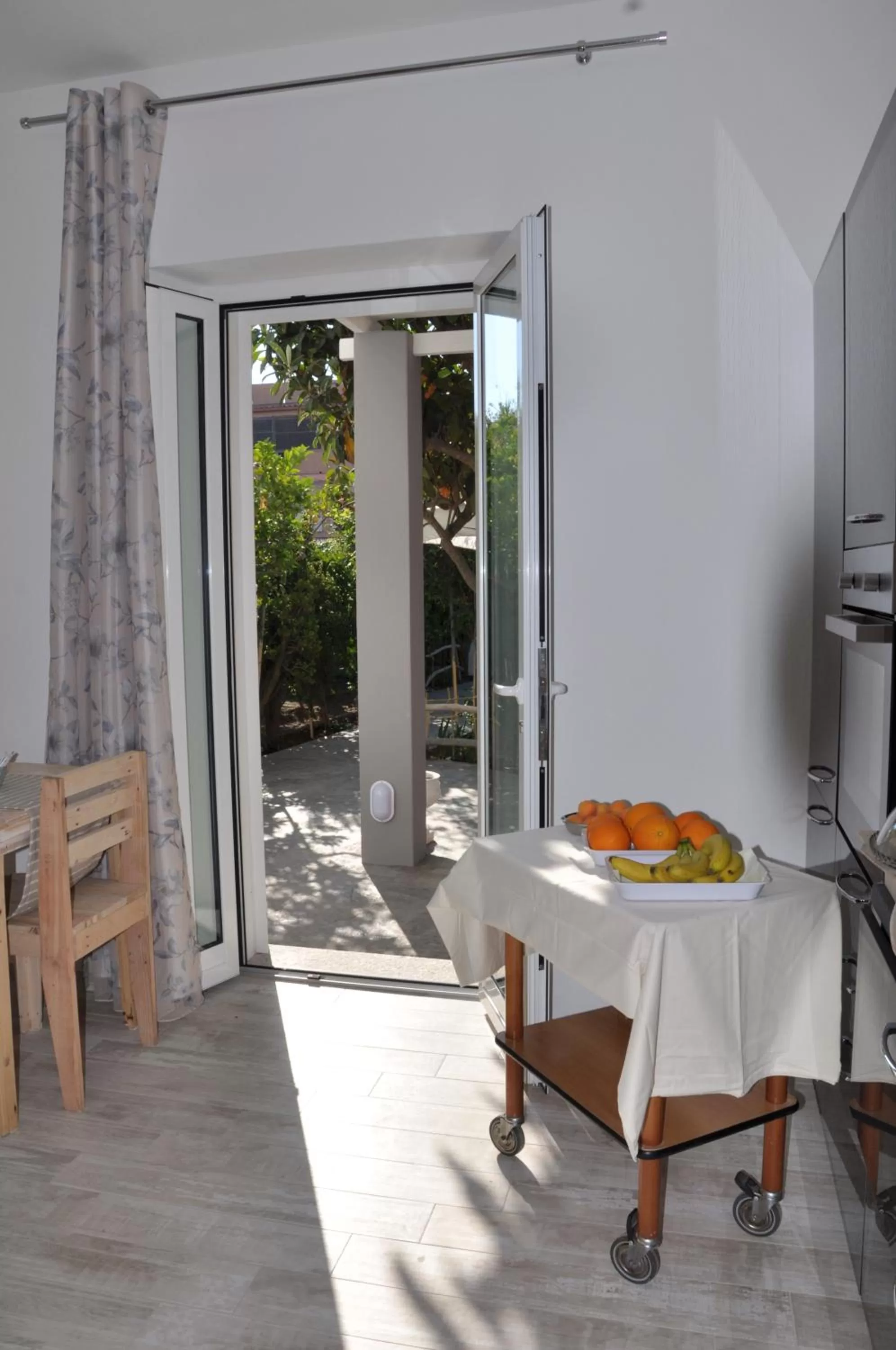 Breakfast in B&B Les Chambres Rooms & Suite