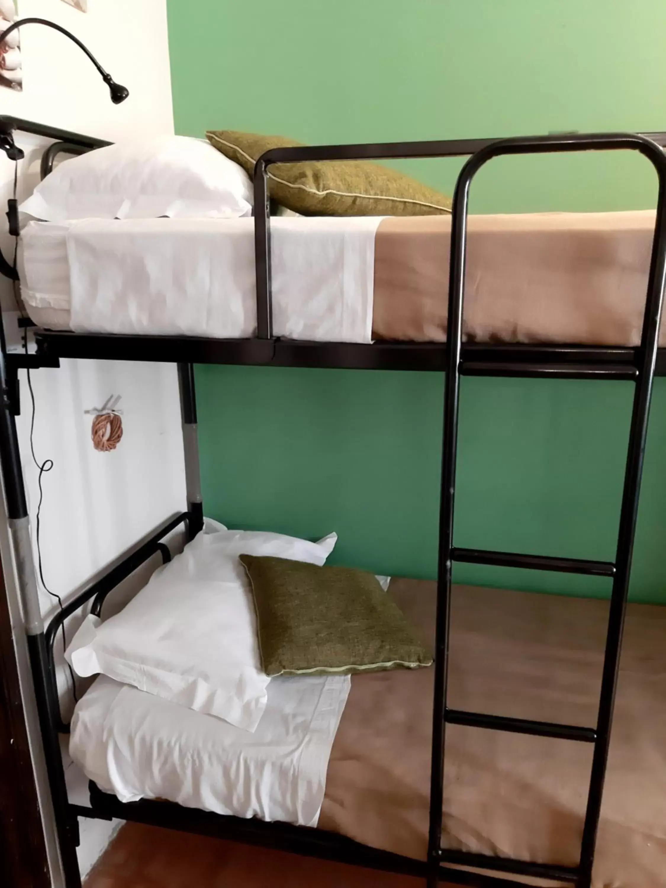 Bunk Bed in La Casa del Pittore di Petralia
