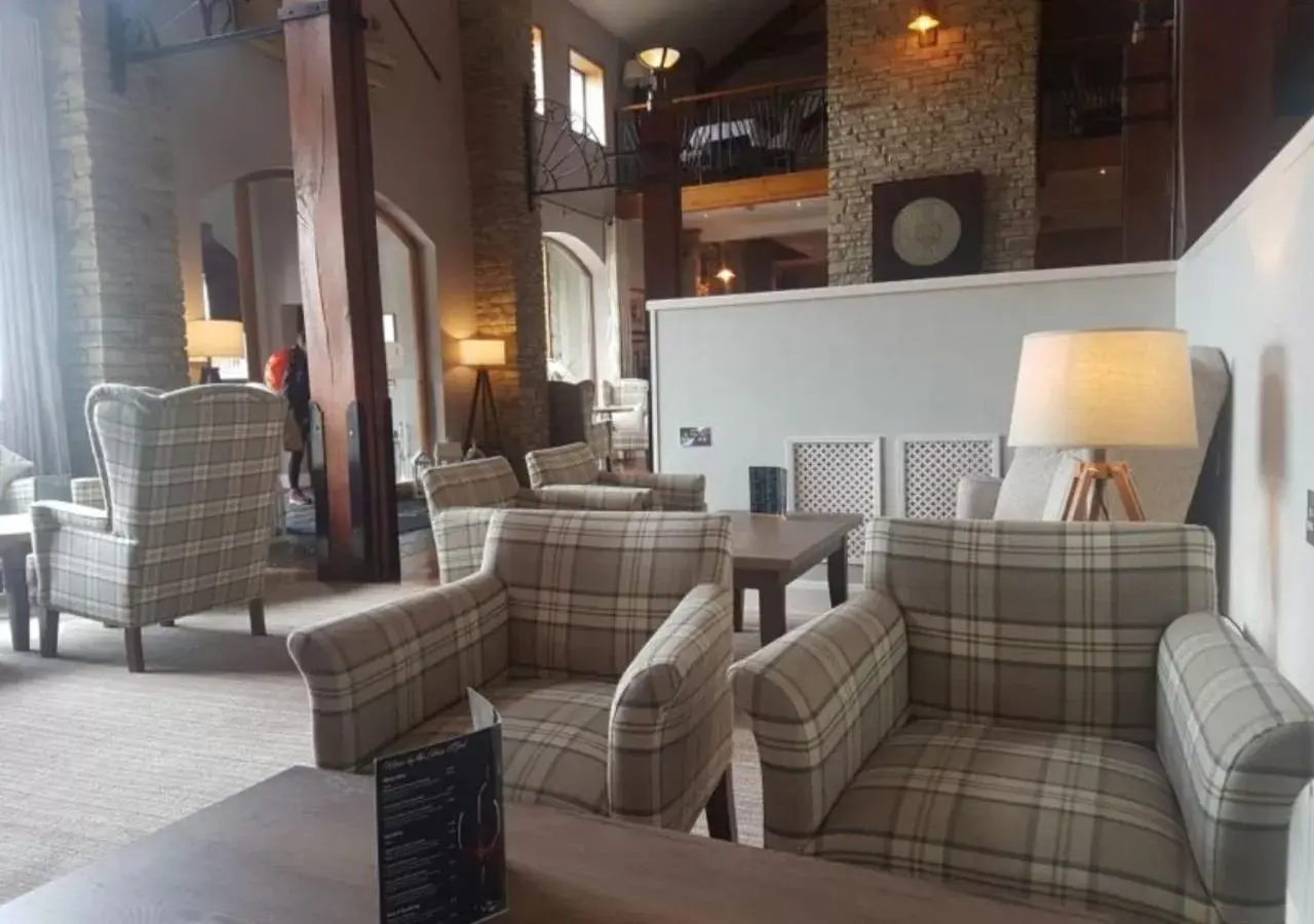 Lobby or reception, Seating Area in Mill Park Hotel
