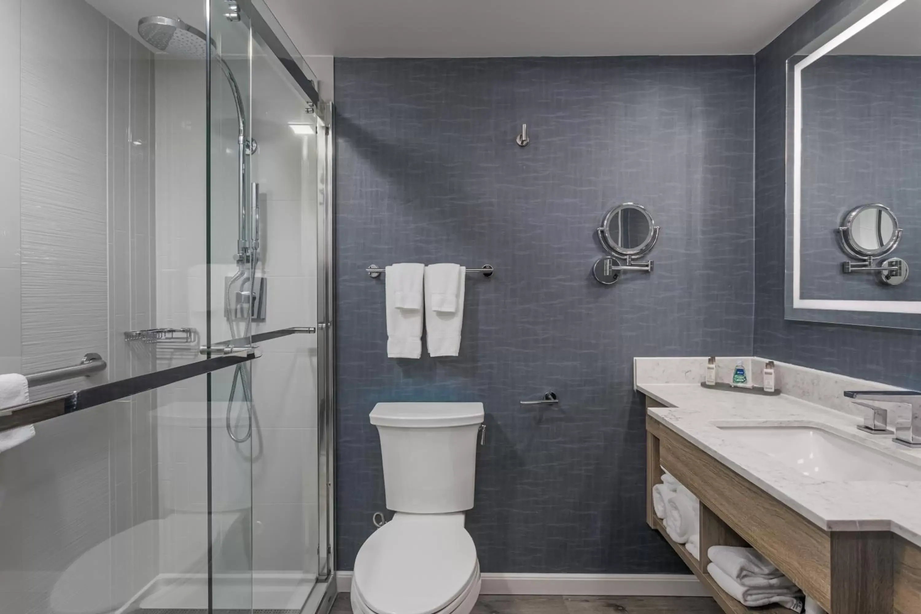 Shower, Bathroom in Perdido Beach Resort