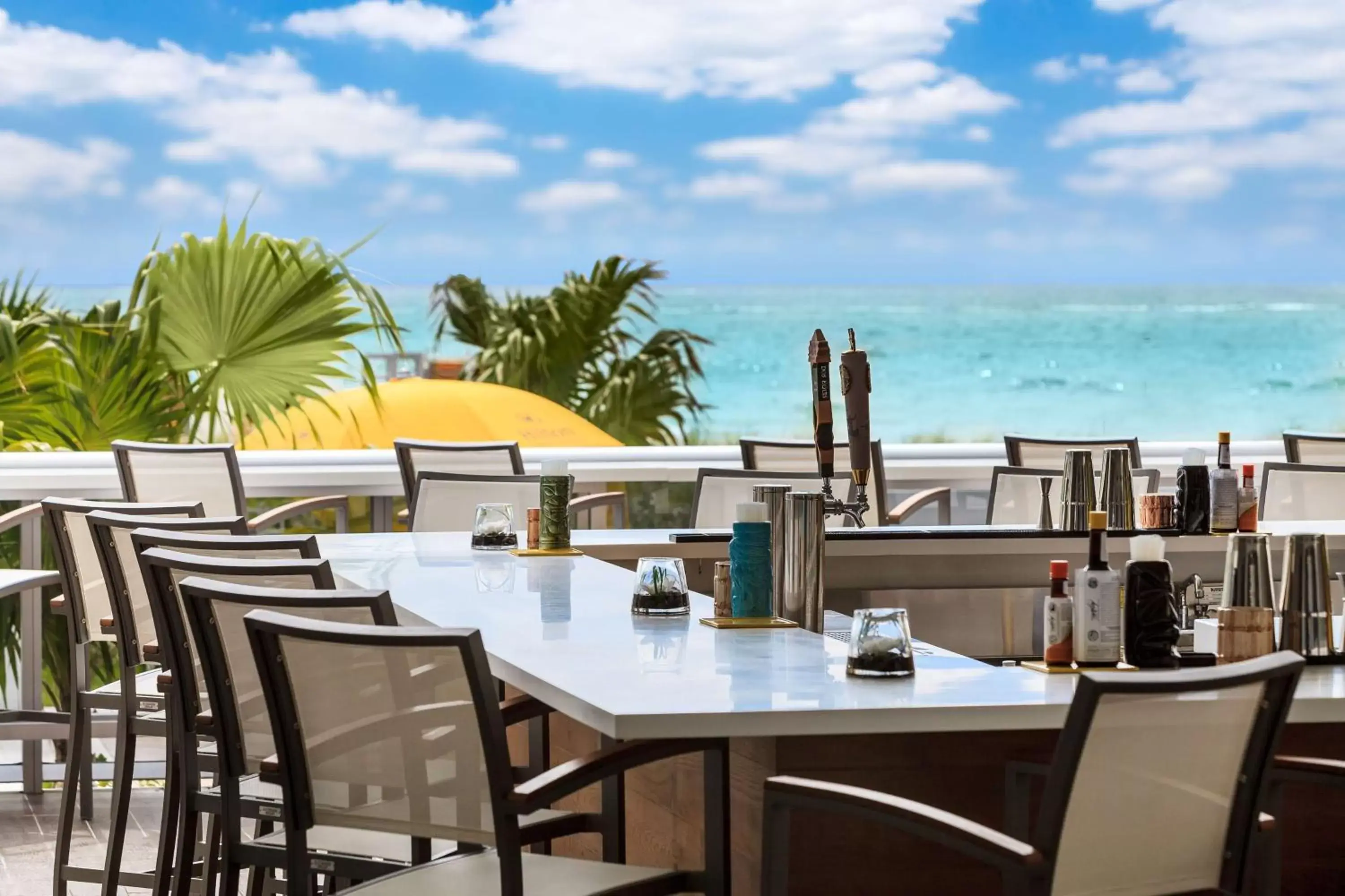 Restaurant/Places to Eat in Hilton Cabana Miami Beach