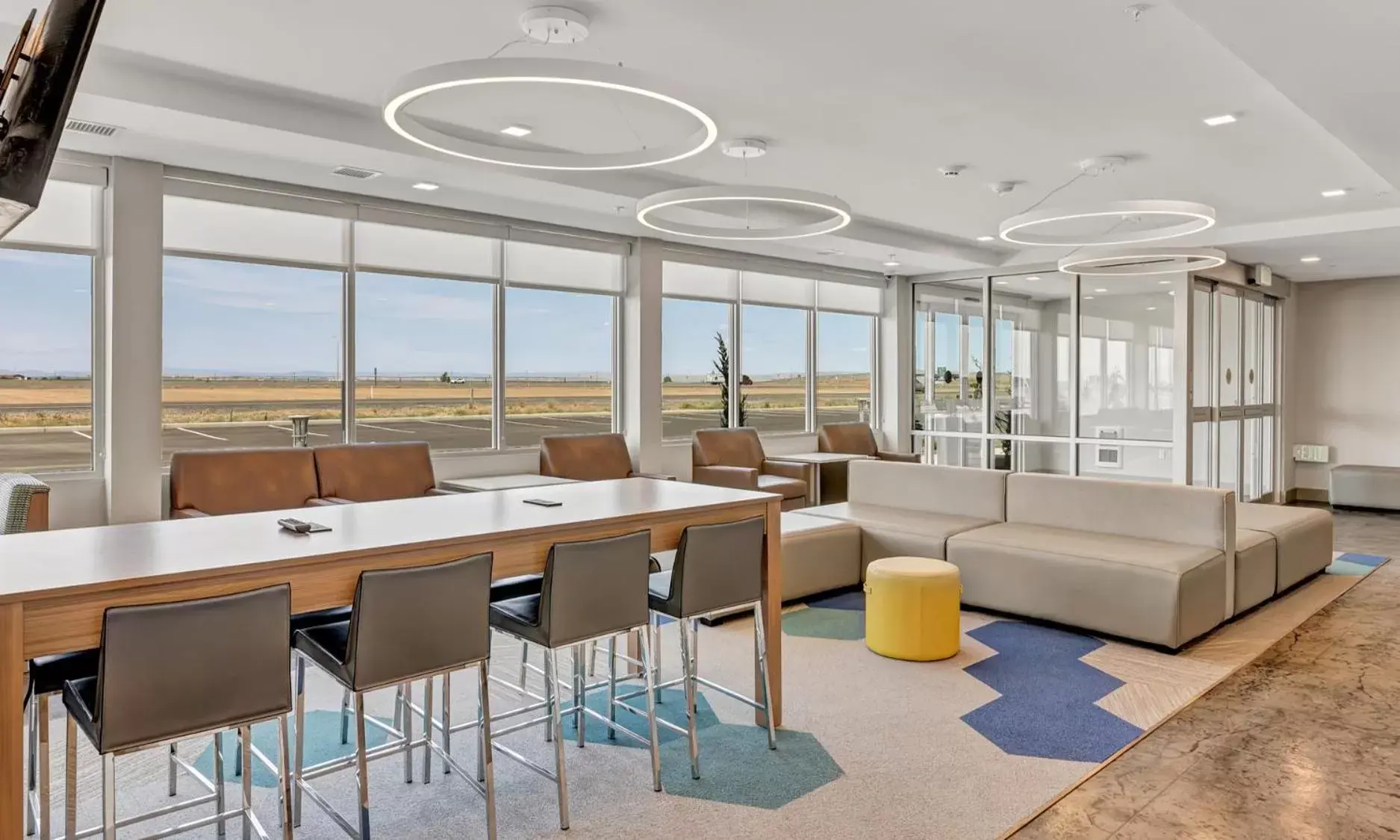 Lobby or reception in Holiday Inn Express & Suites George - Quincy South by IHG Lobby or reception in Holiday Inn Express & Suites George - Quincy South by IHG