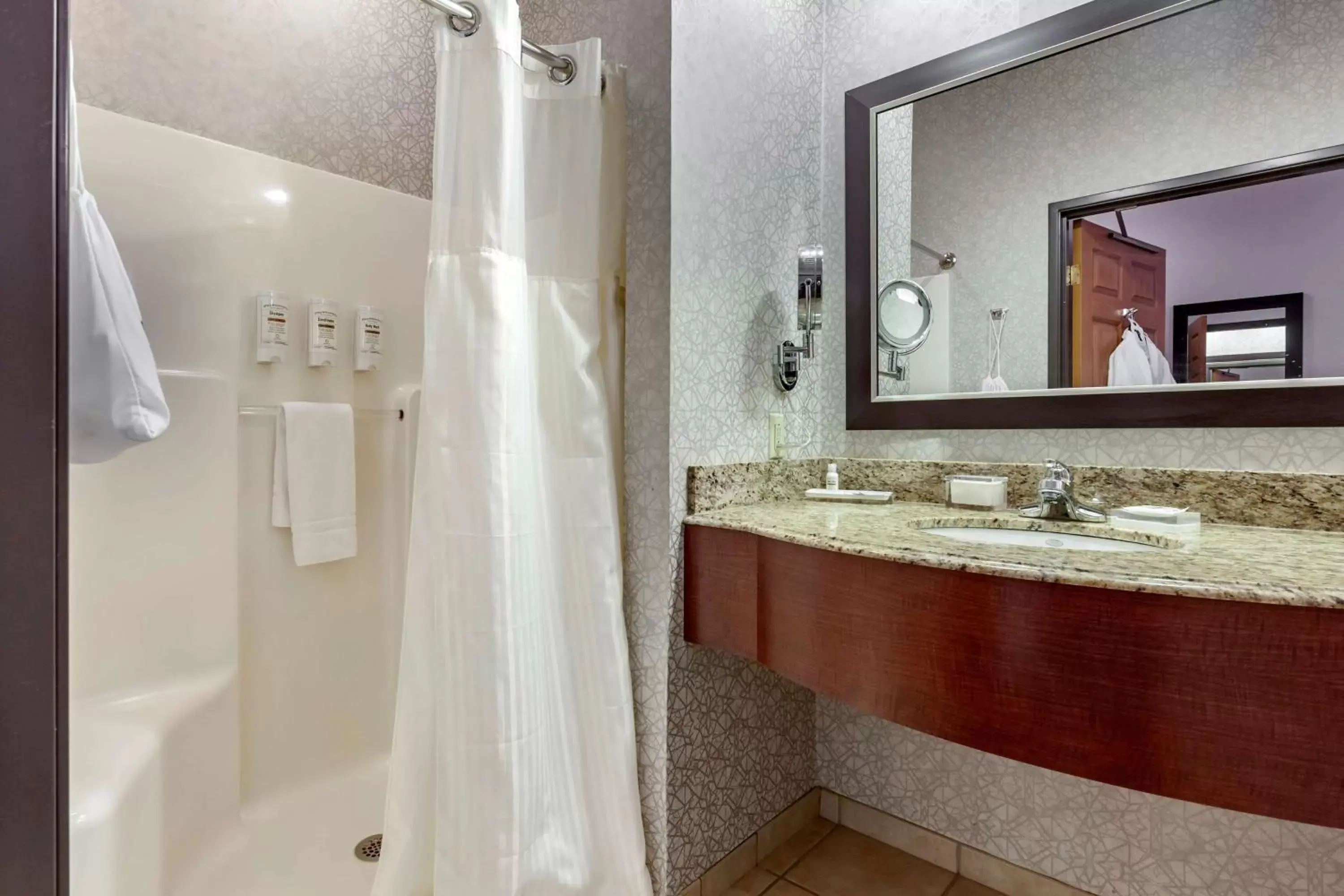 Bathroom in Best Western Premier Bridgewood Hotel Resort