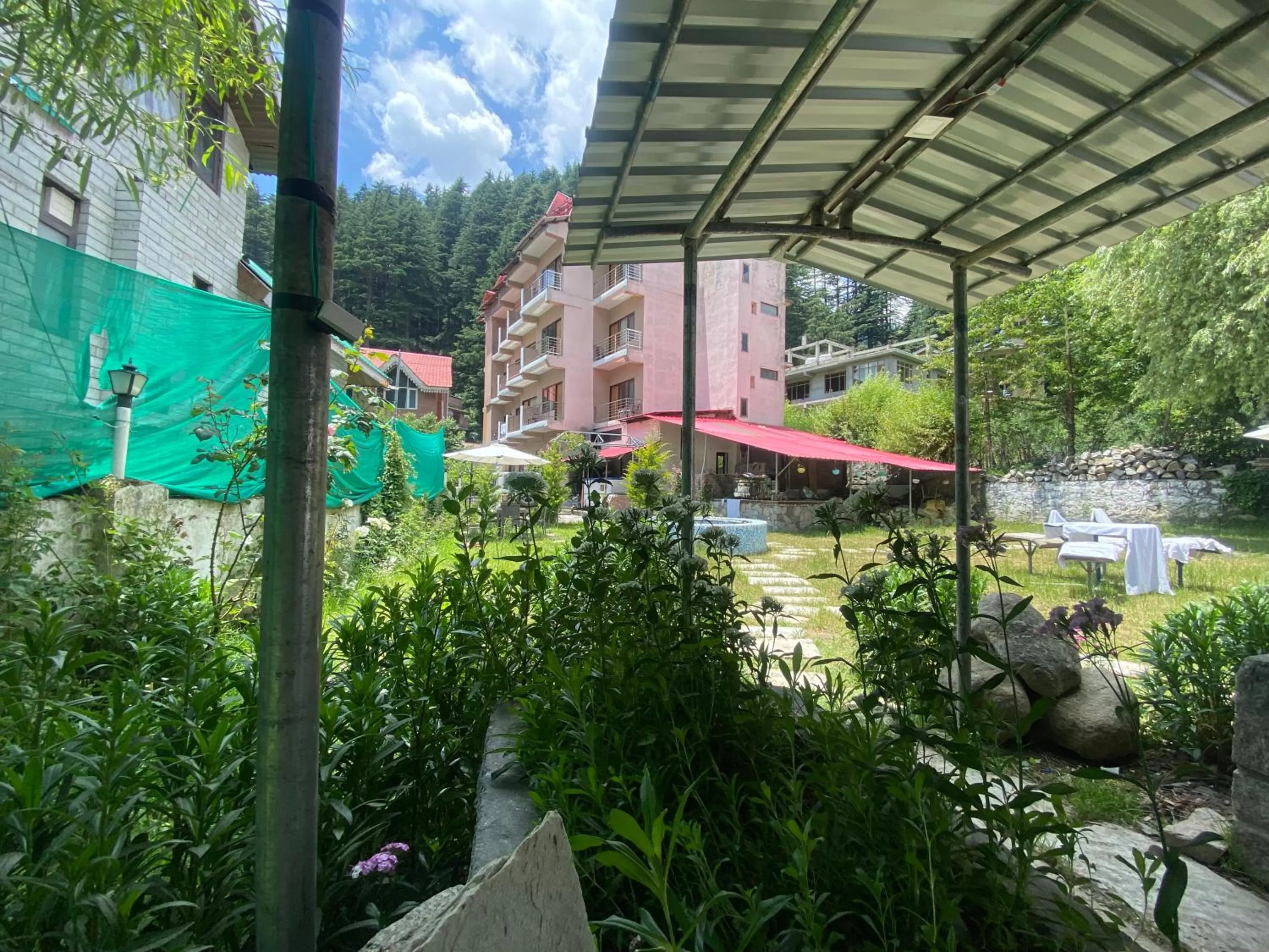 Hotel Ambika Resort Manali