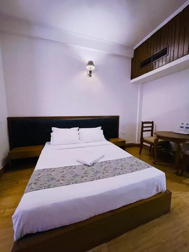 Economy Double Room in Hotel Tragopan Economy Double Room in Hotel Tragopan