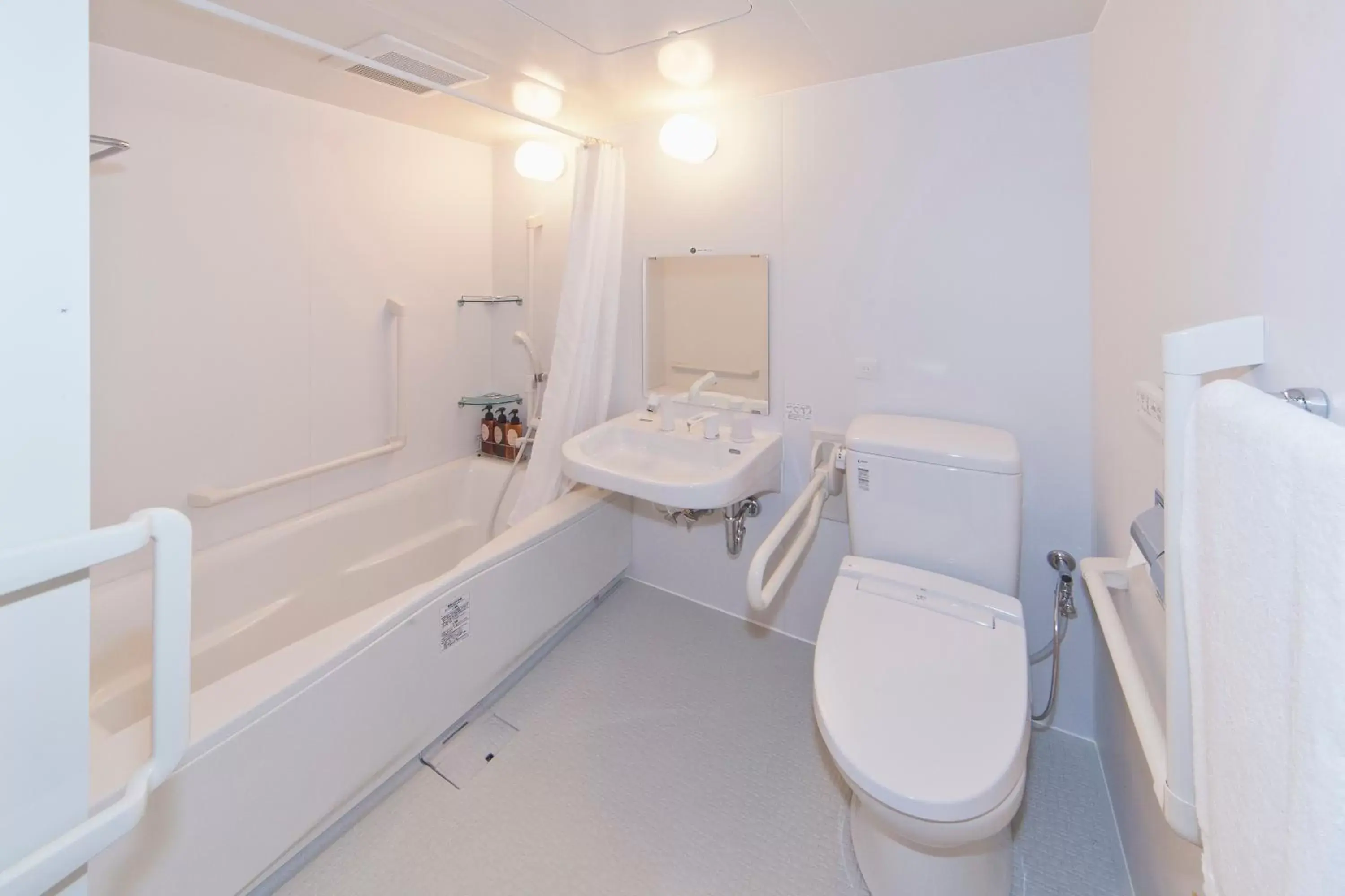 Photo of the whole room, Bathroom in Hotel Route-Inn Saiki Ekimae