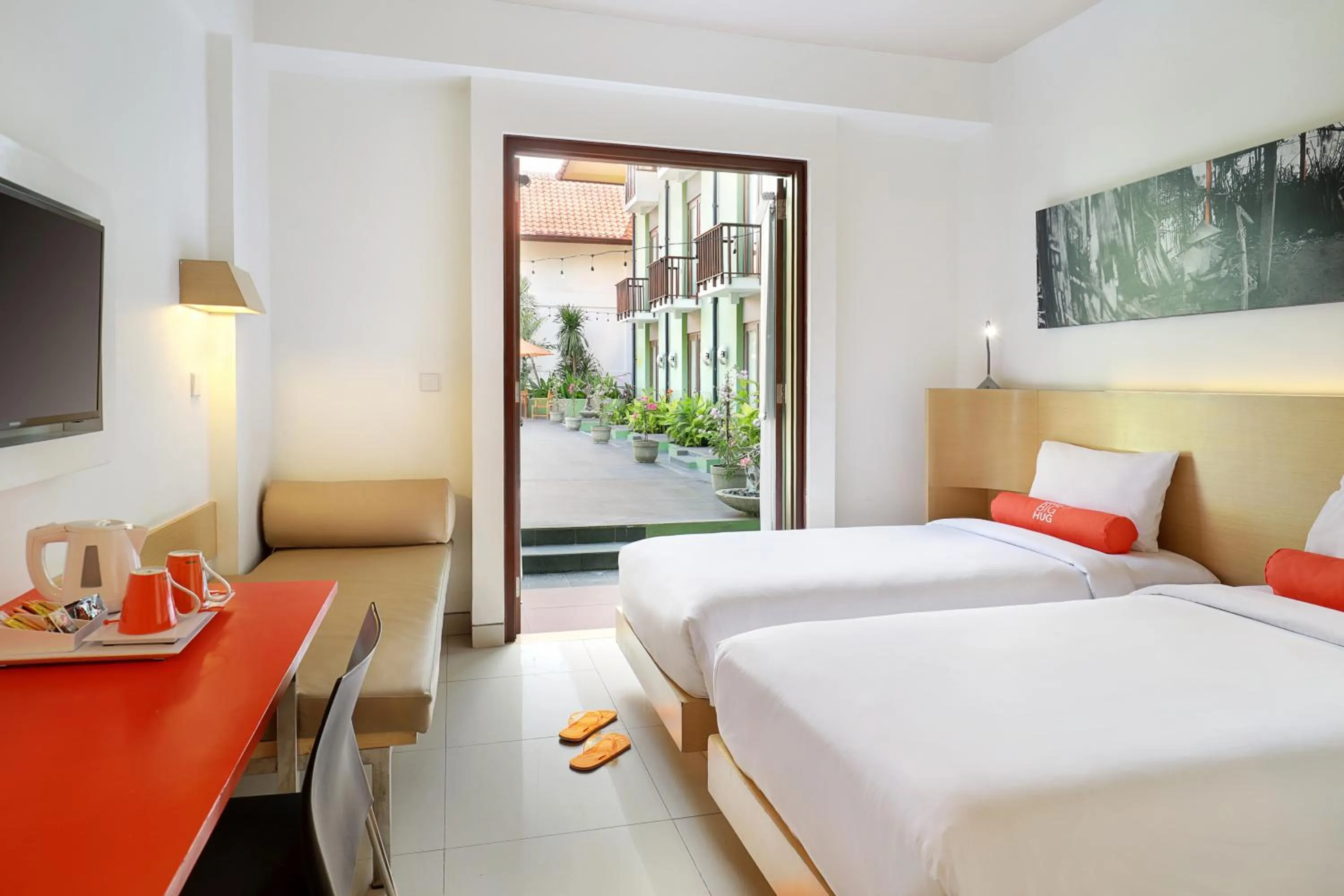 Bedroom, Bed in HARRIS Hotel Kuta Tuban Bali