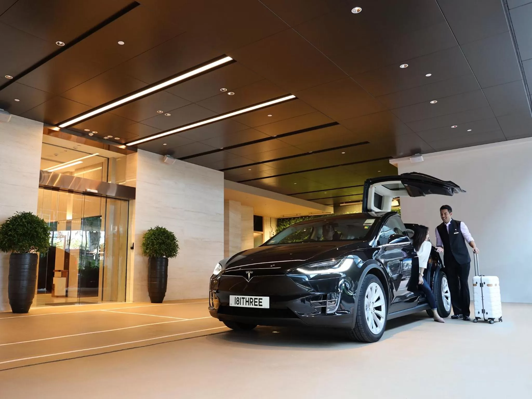 Staff in Oasis Aurum 181 Hotel