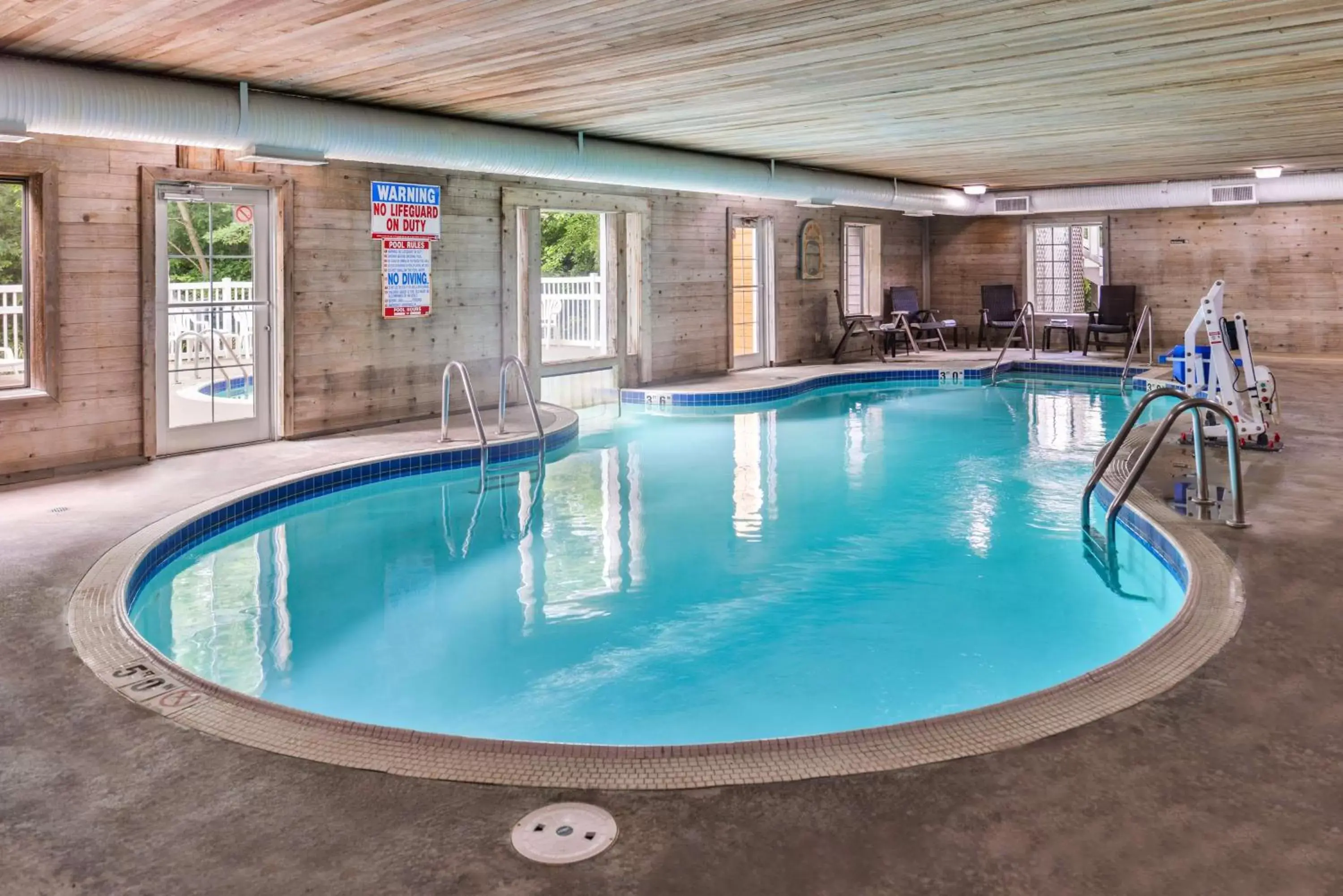 On site, Swimming Pool in Best Western Galena Inn & Suites