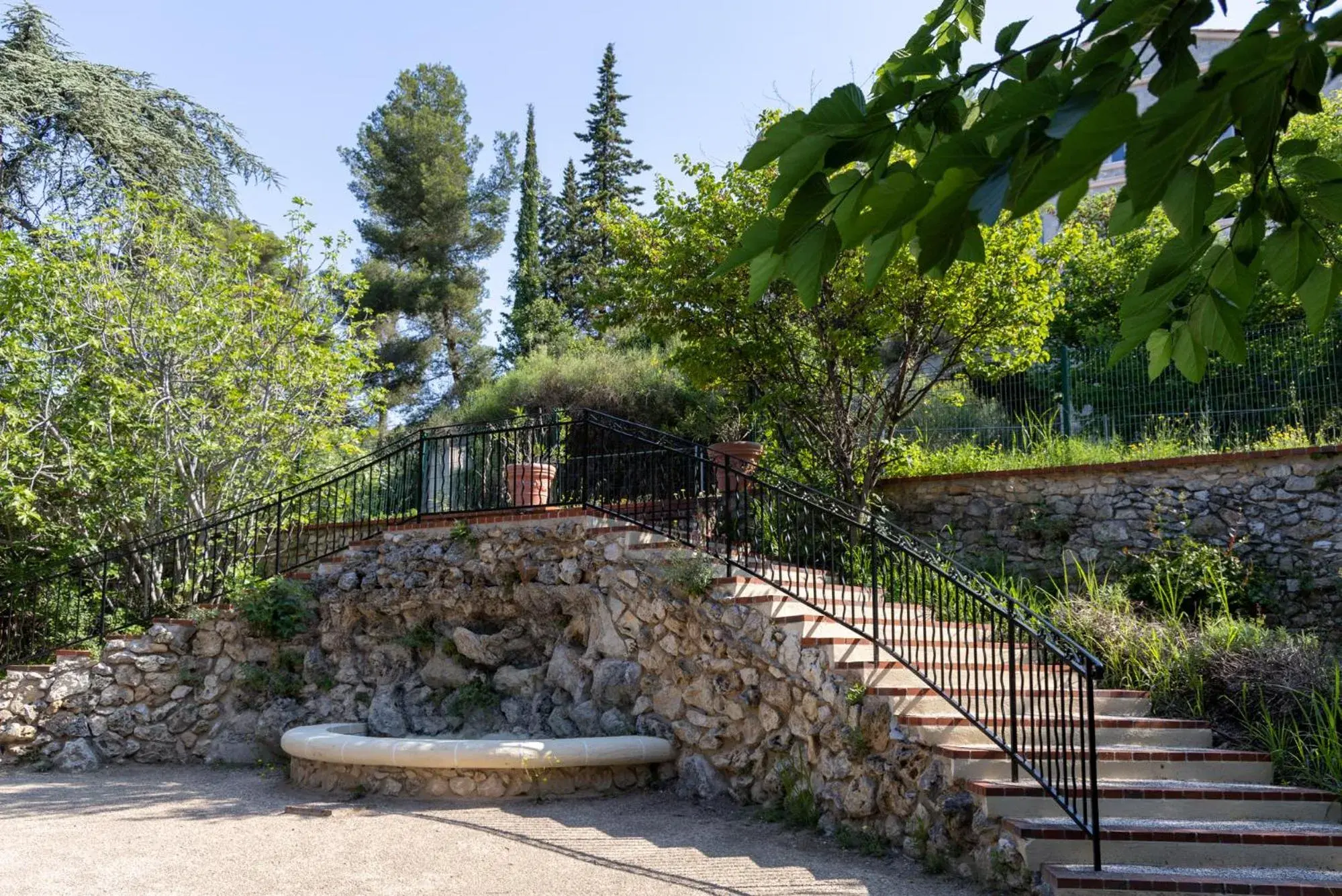 Natural landscape in INTER-HOTEL CÃ´tÃ© Sud Hotel Allauch