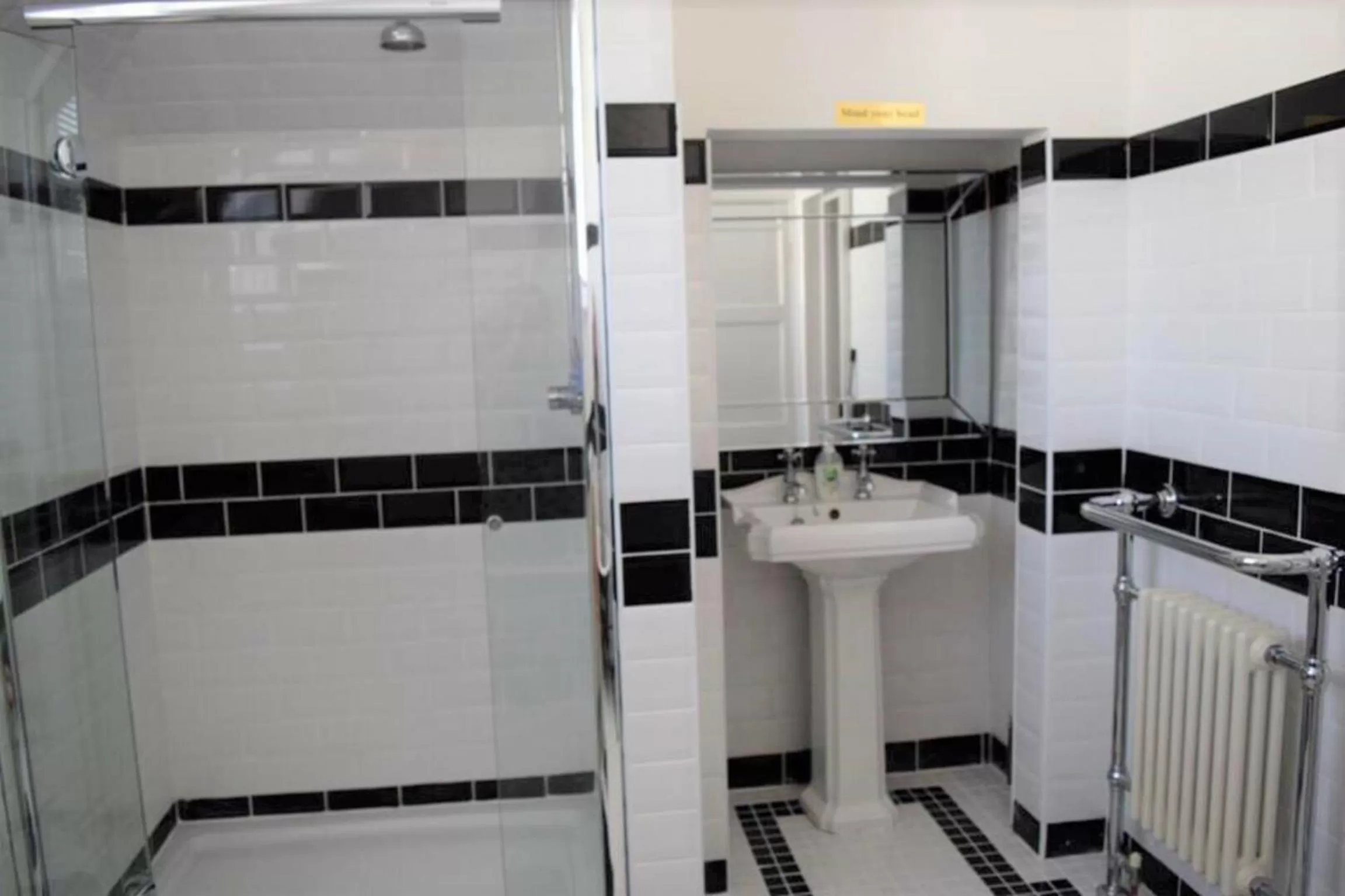 Shower in St Peters Bed and Breakfast