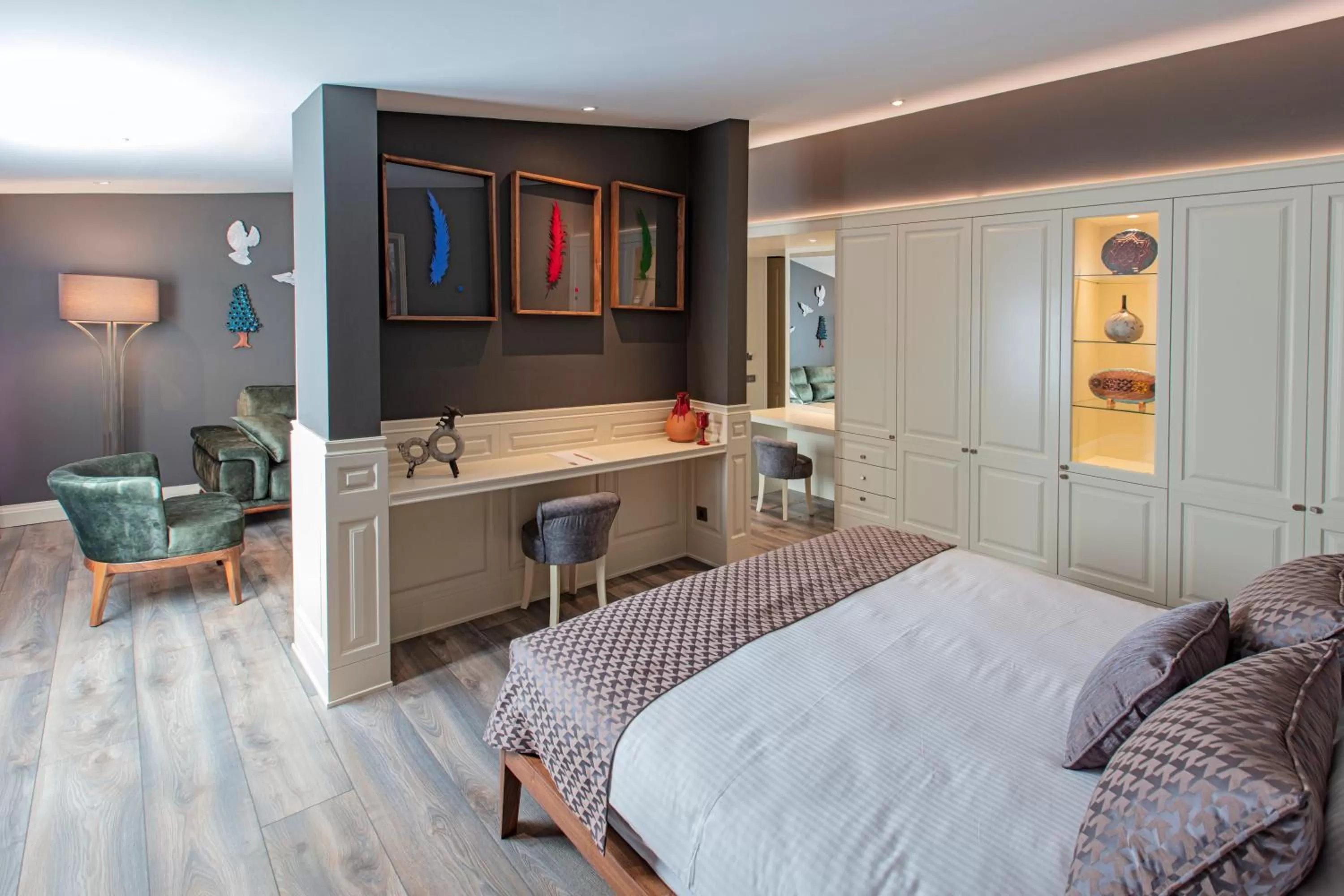 Bed in Hotel Miniature - Ottoman Mansion