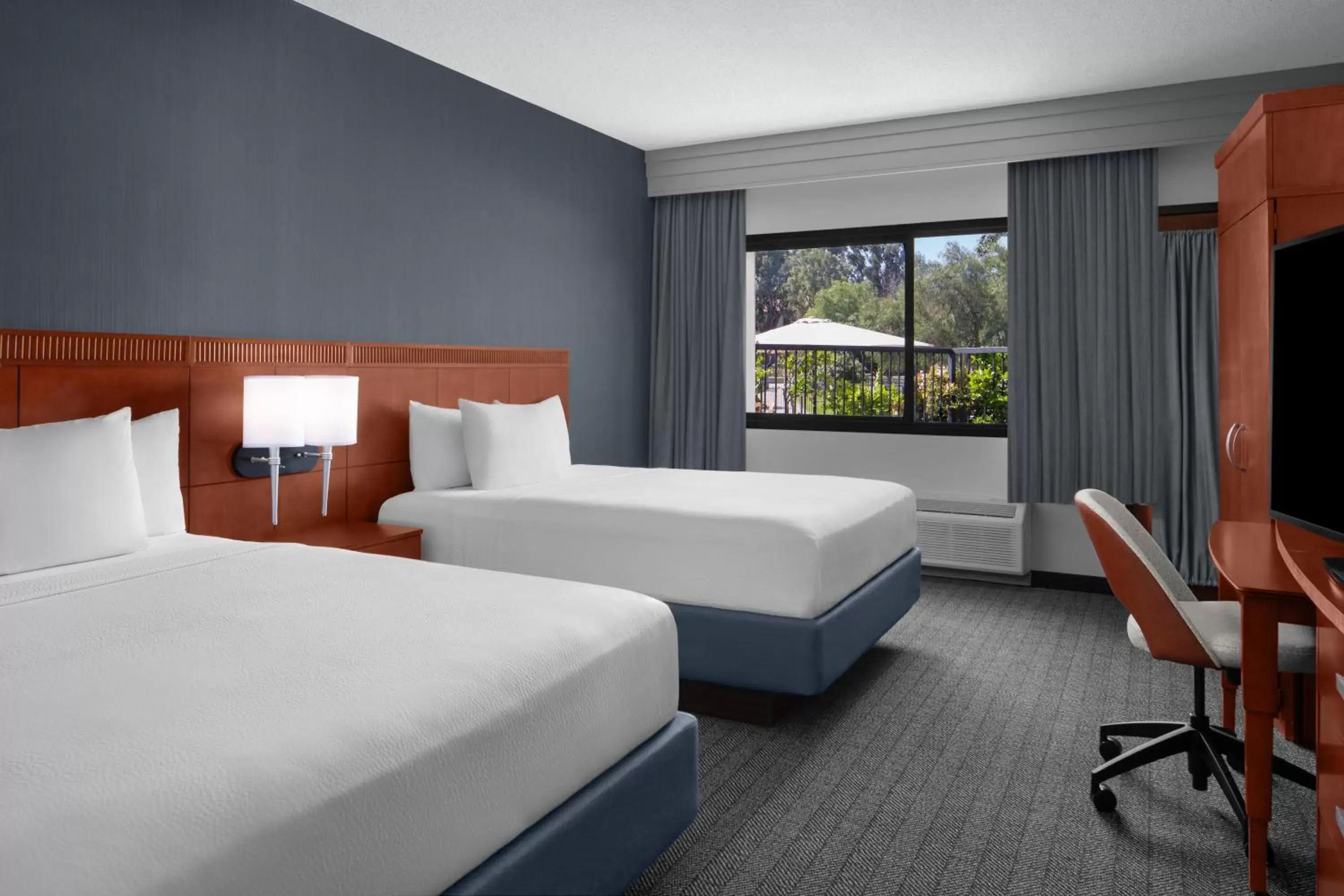 Bed in Courtyard by Marriott San Diego Rancho Bernardo