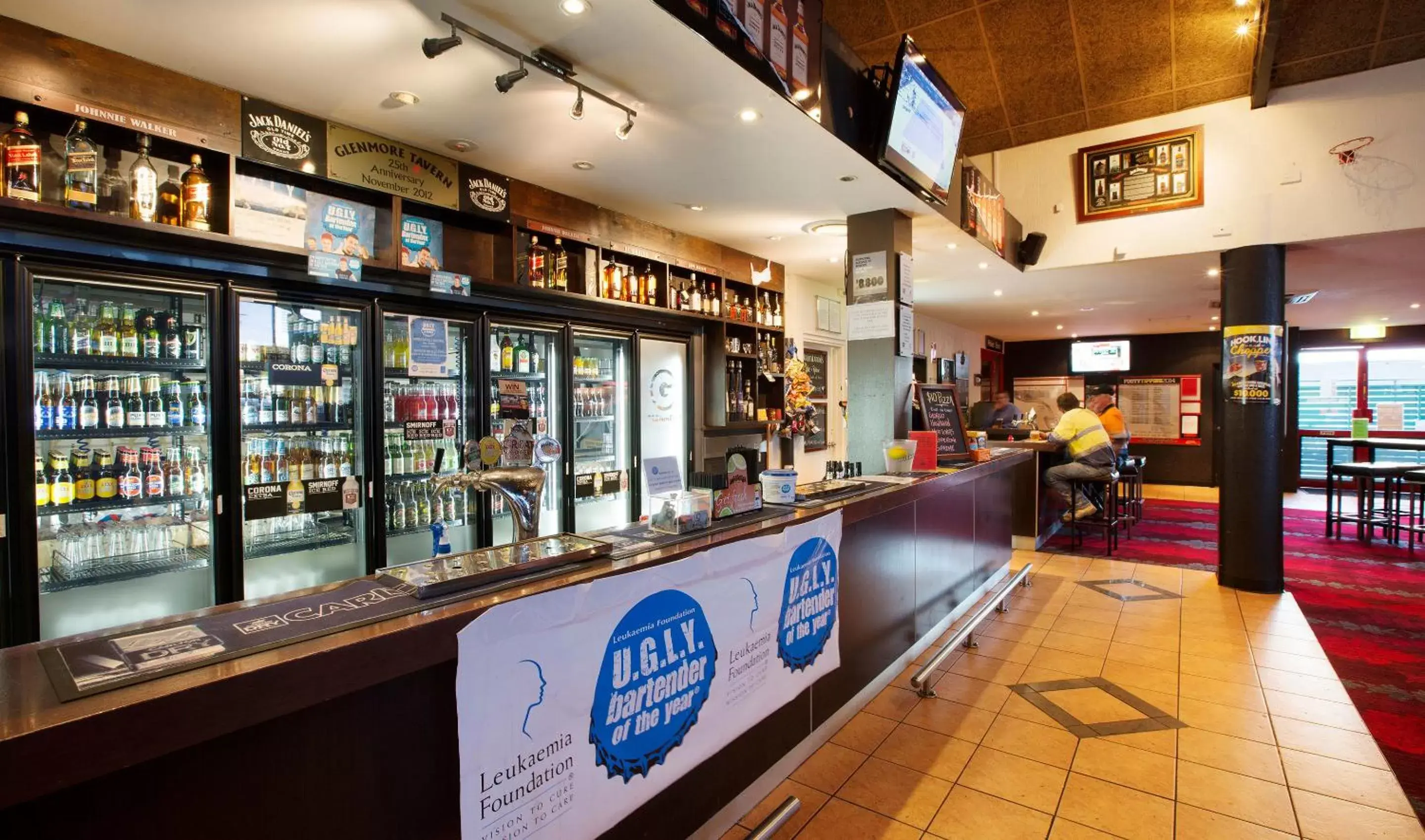 Lounge or bar in Glenmore Tavern