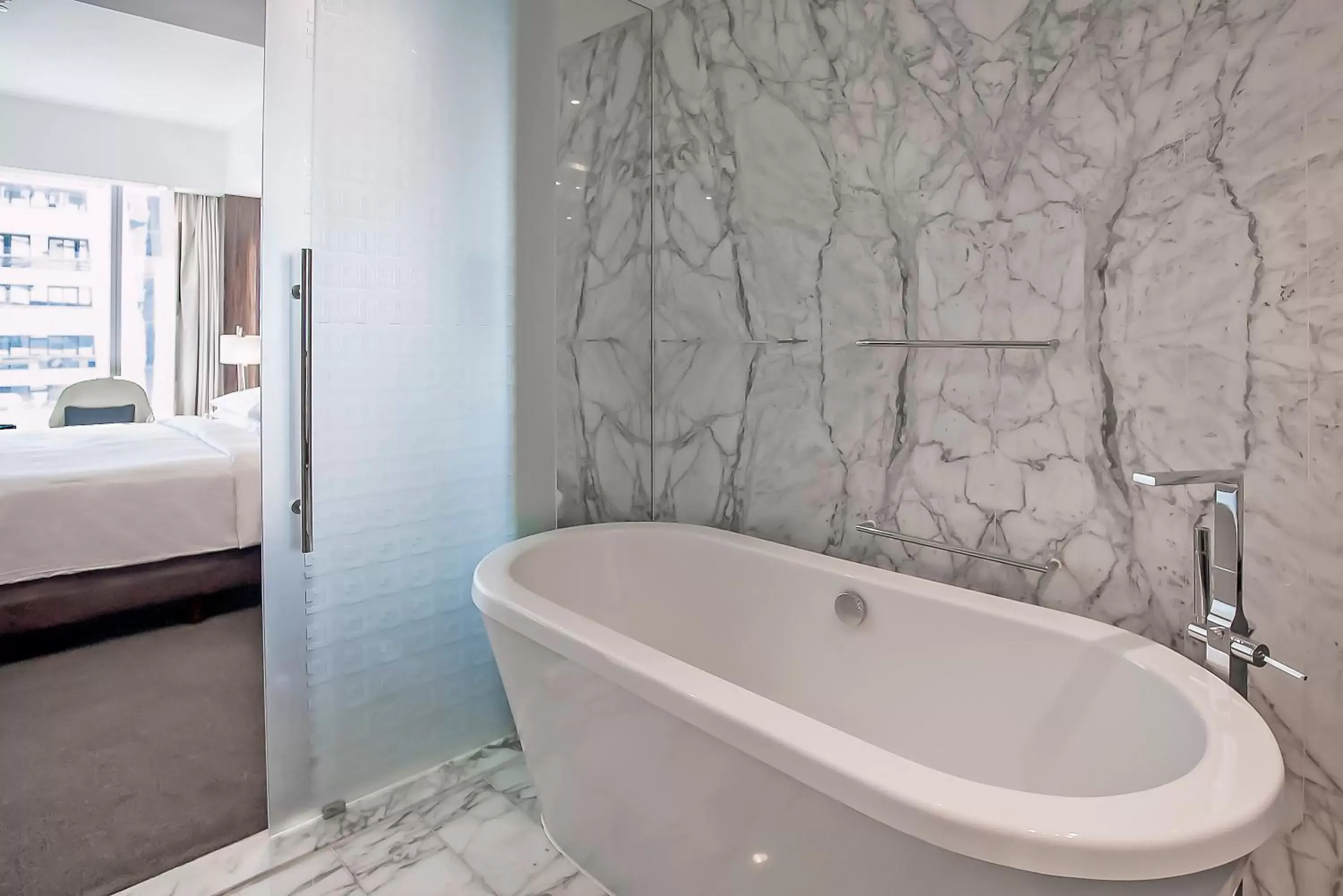 Bath, Bathroom in voco - Bonnington Dubai, an IHG Hotel