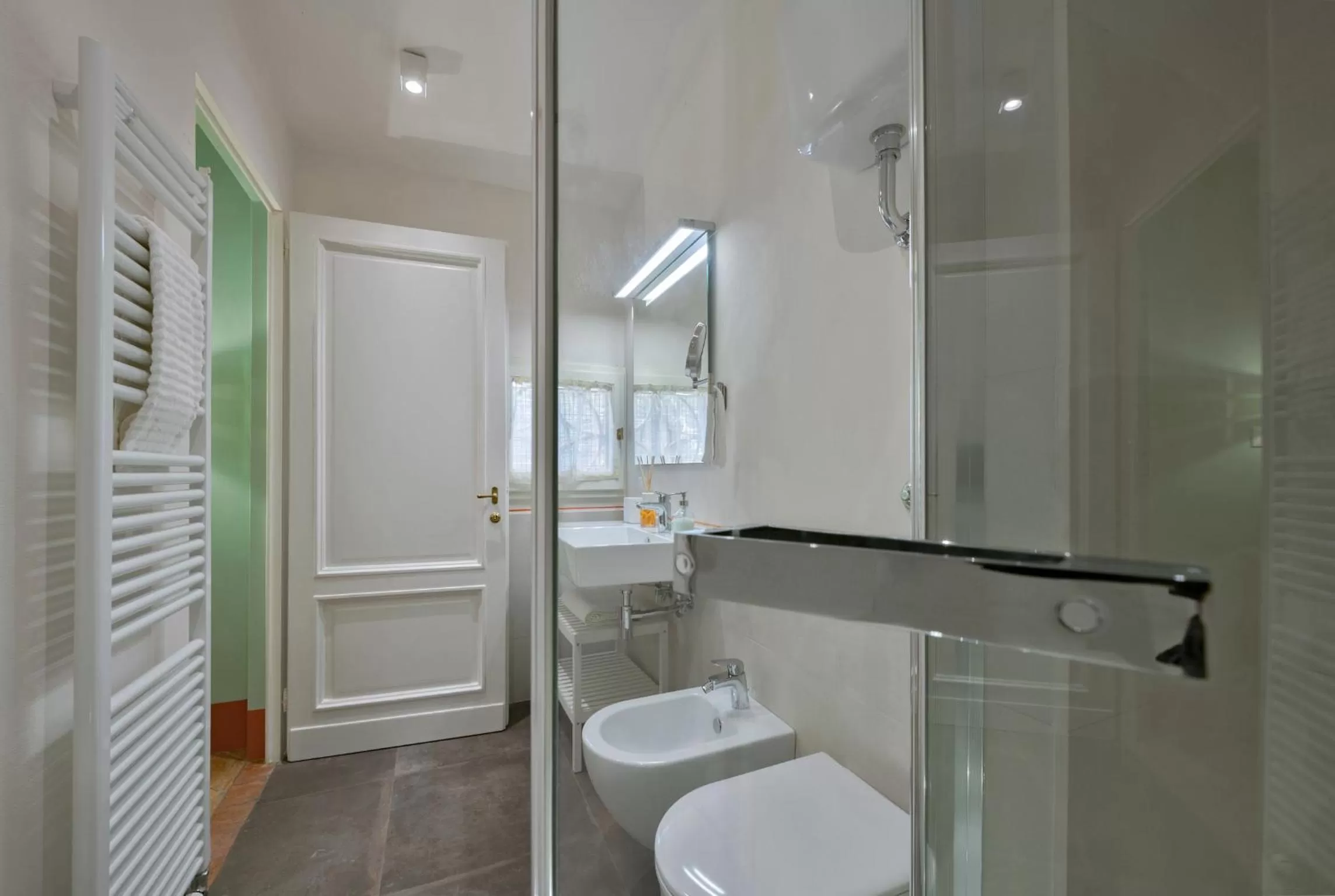 Bathroom in Drom Florence Rooms & Apartments