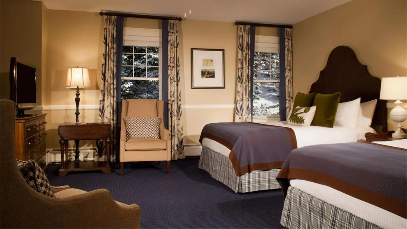 Photo of the whole room, Bed in Omni Bretton Arms Inn at Mount Washington Resort