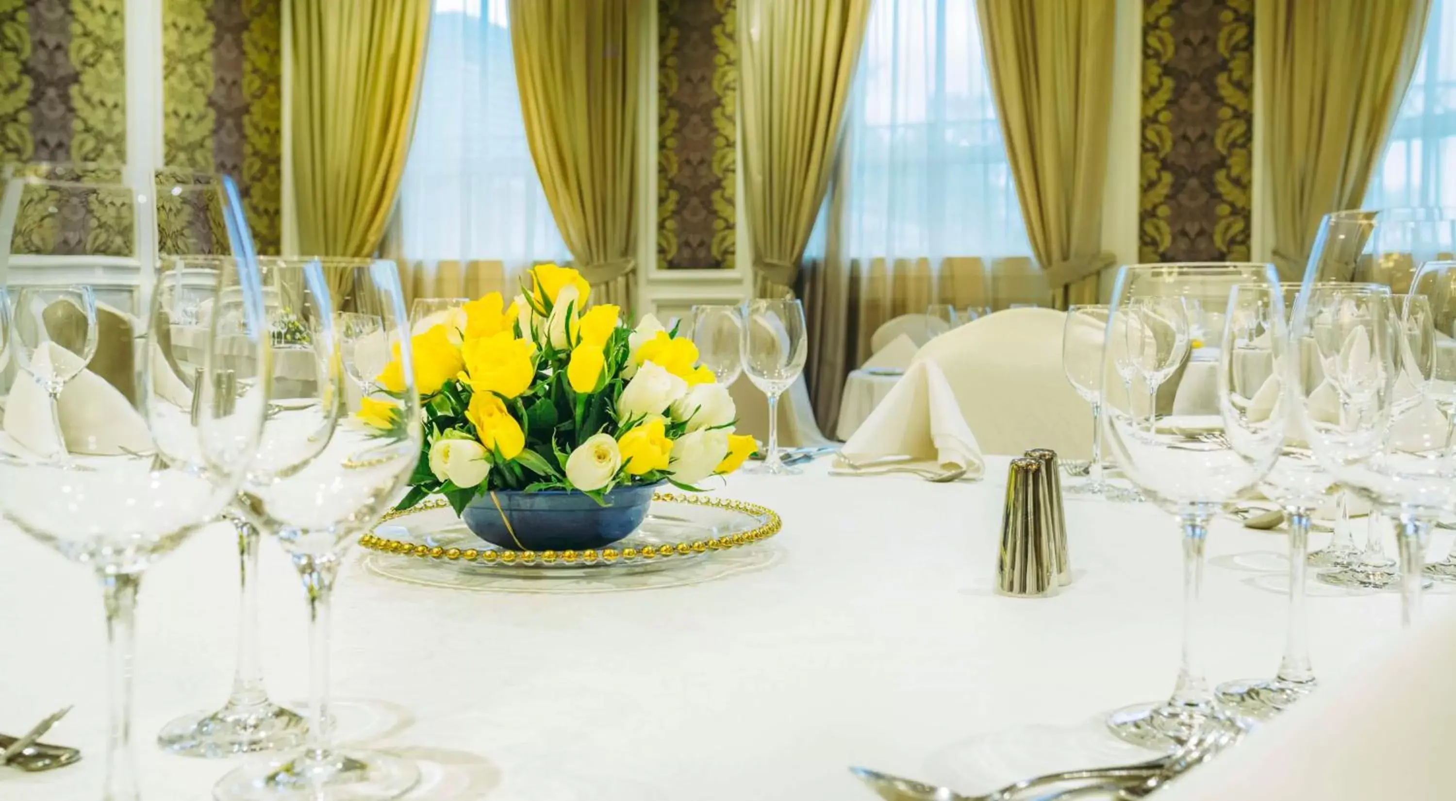 Meeting/conference room, Restaurant/Places to Eat in Villa Rosa Kempinski