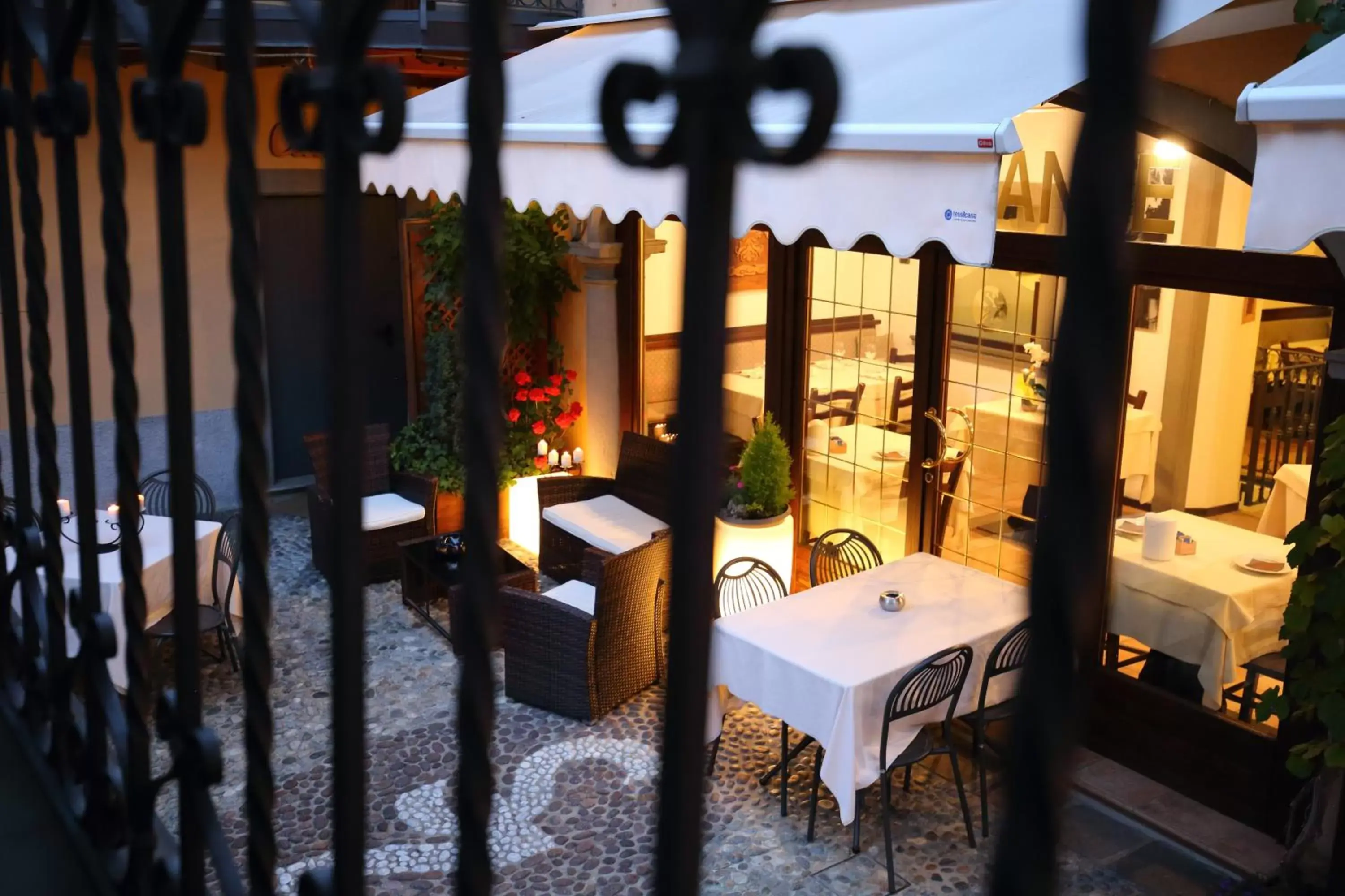 Restaurant/Places to Eat in Albergo Antica Locanda