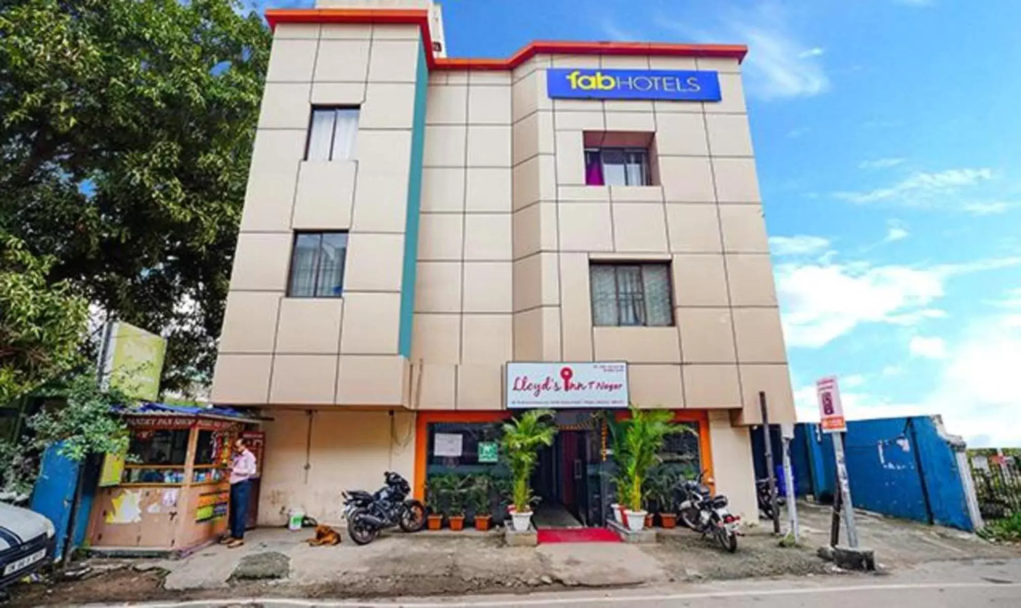 Property building in Fab Express Lloyd's Inn - Near Kodambakkam Railway Station Property building in Fab Express Lloyd's Inn - Near Kodambakkam Railway Station