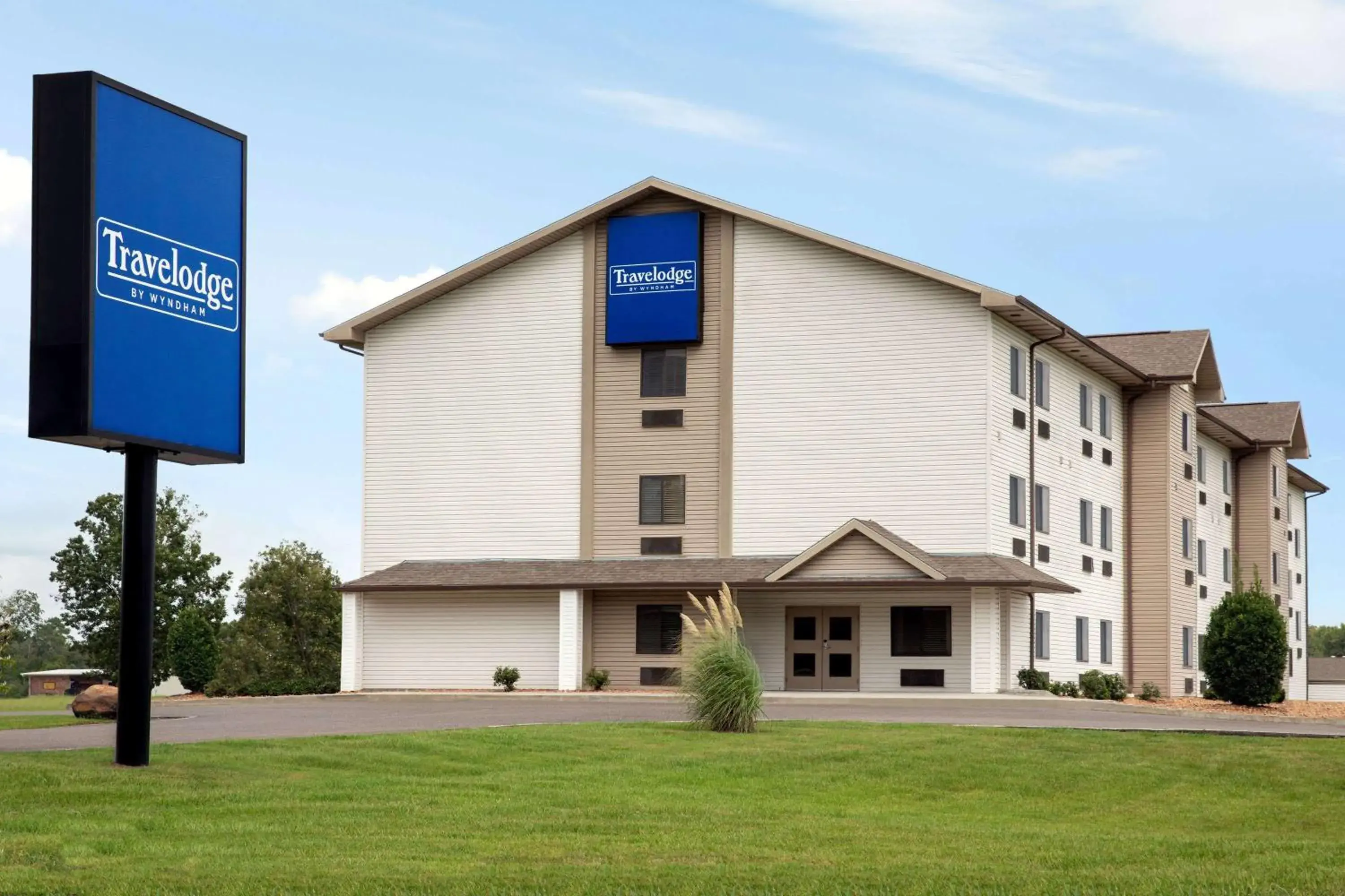 Property building in Travelodge by Wyndham Livonia