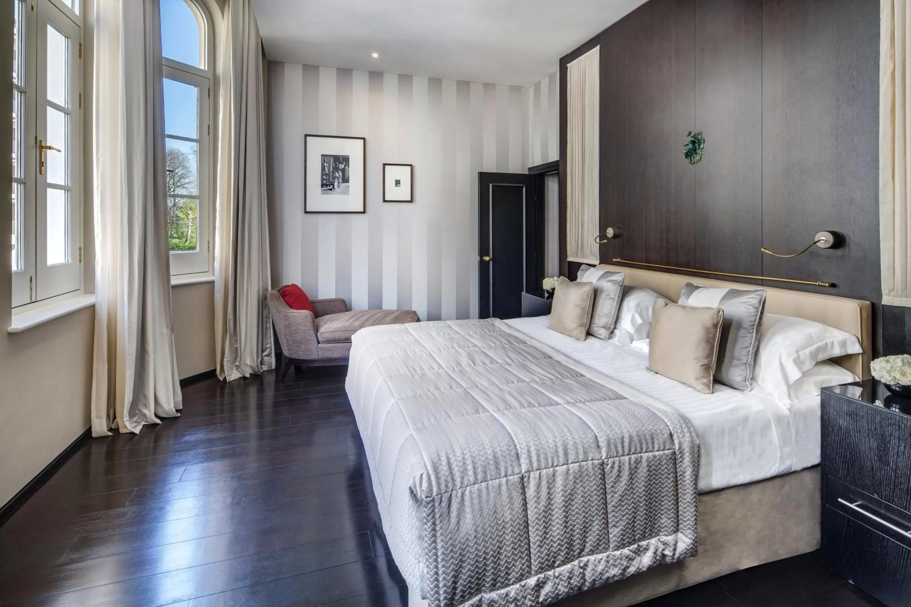 Bedroom in 60 Hyde Park Gate Hotel