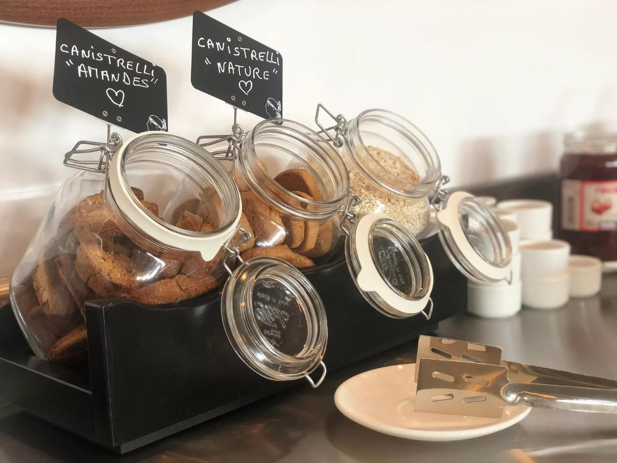 Breakfast in ibis Styles Ajaccio Napoleon