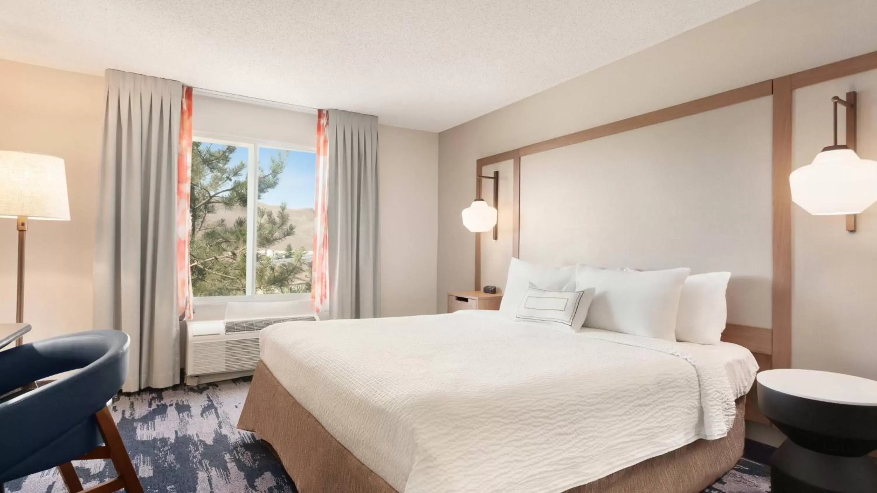 Bedroom, Bed in Fairfield Inn & Suites by Marriott Reno Sparks