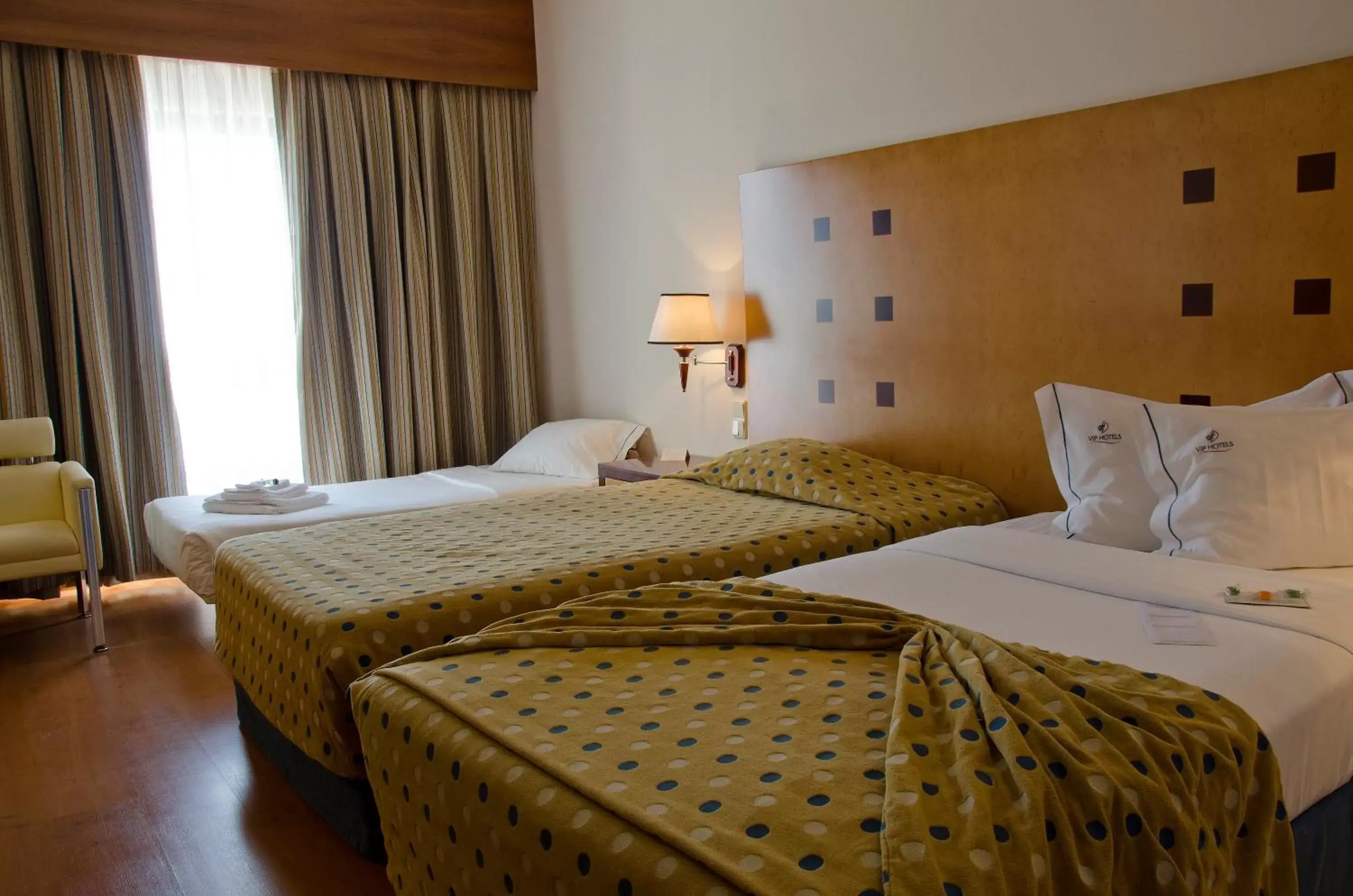 Photo of the whole room, Bed in VIP Executive Santa Iria Hotel