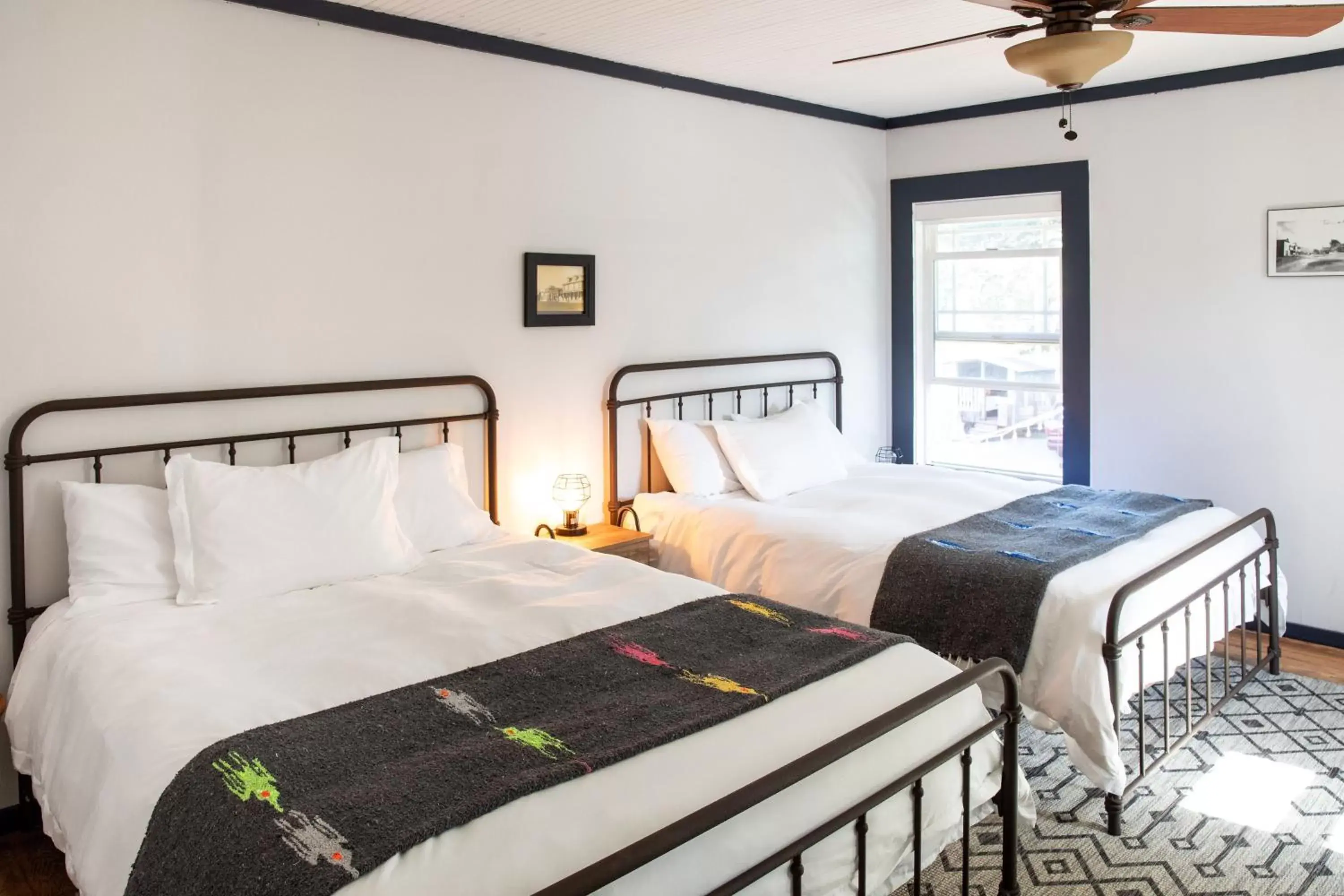Queen Room with Two Queen Beds in William Tell House Queen Room with Two Queen Beds in William Tell House