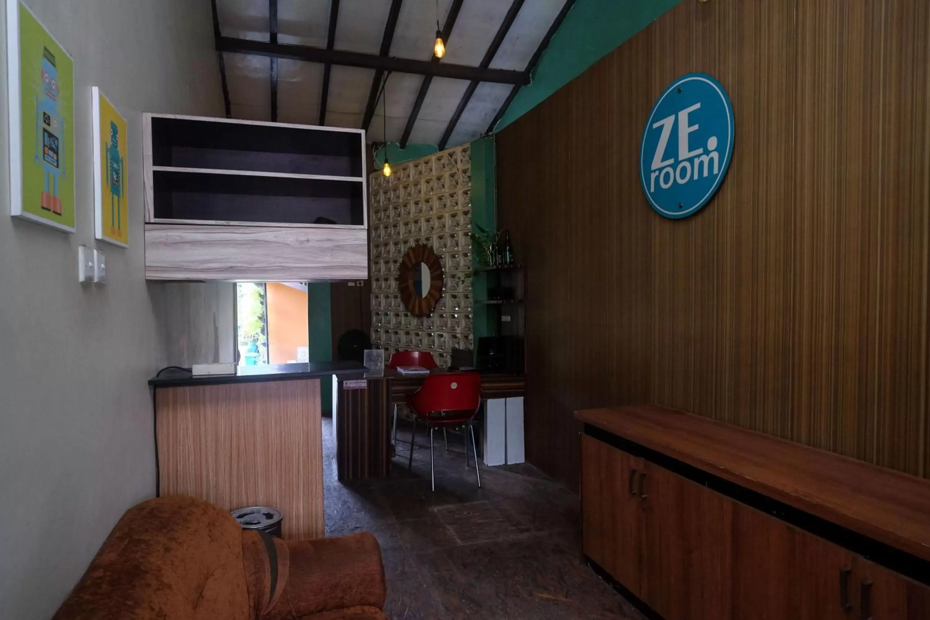 Lobby or reception in RedDoorz near Lotte Mart Maguwoharjo Yogyakarta