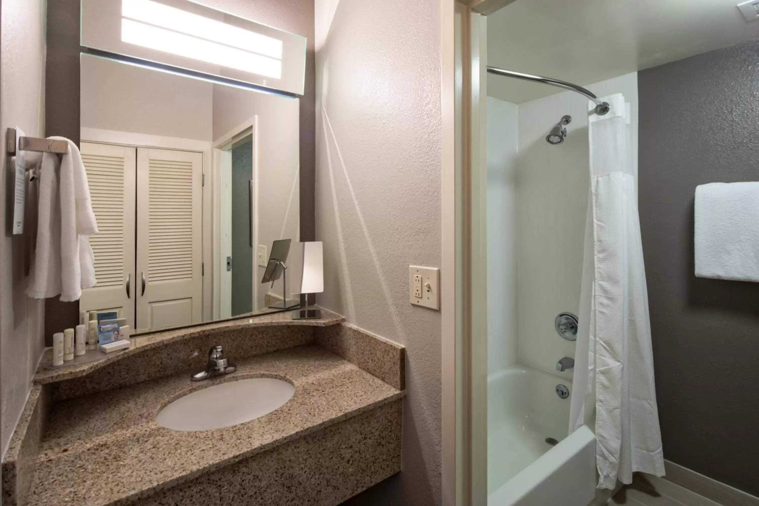 Bathroom in Courtyard by Marriott Rock Hill