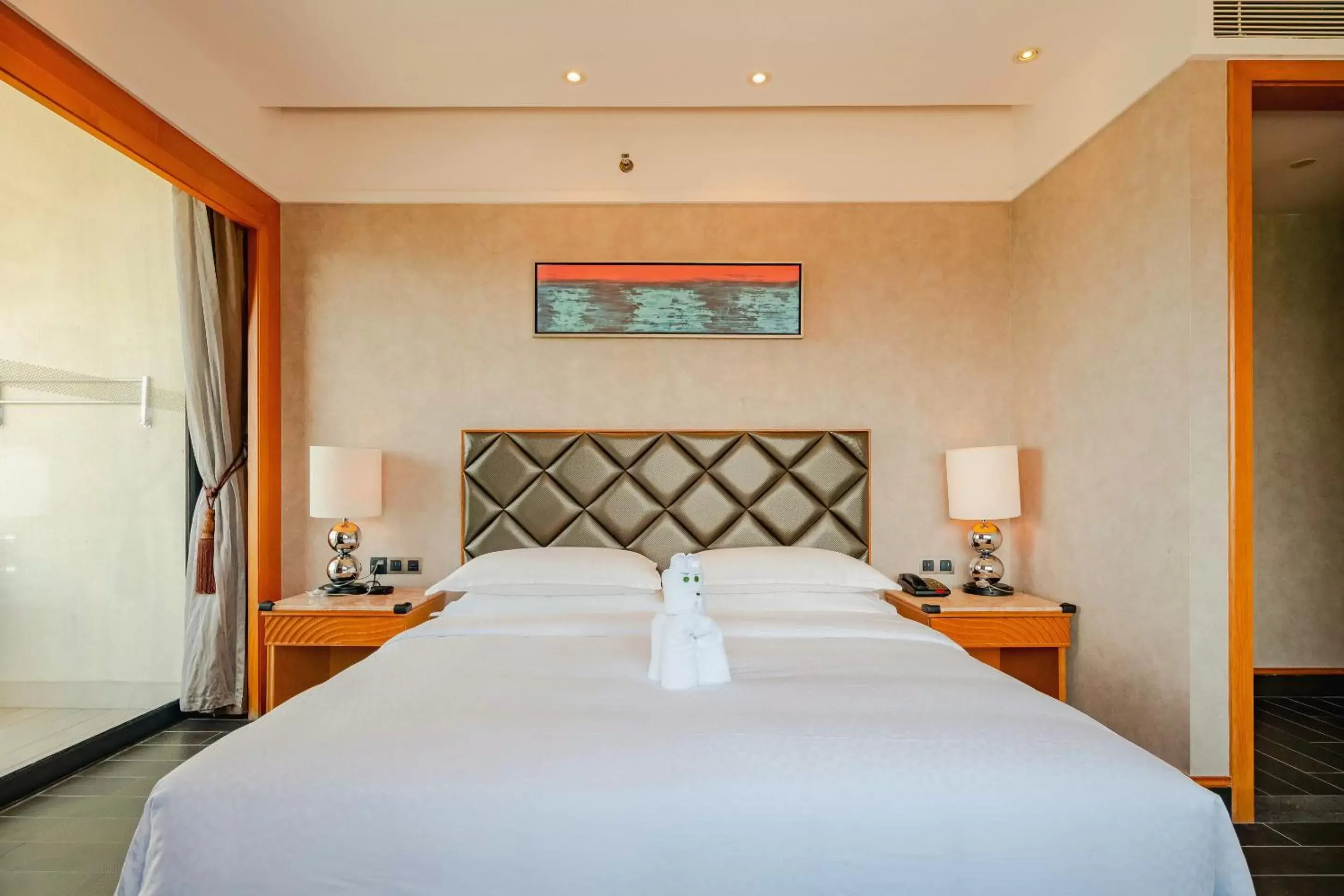 Bed in Four Points by Sheraton Hainan, Sanya