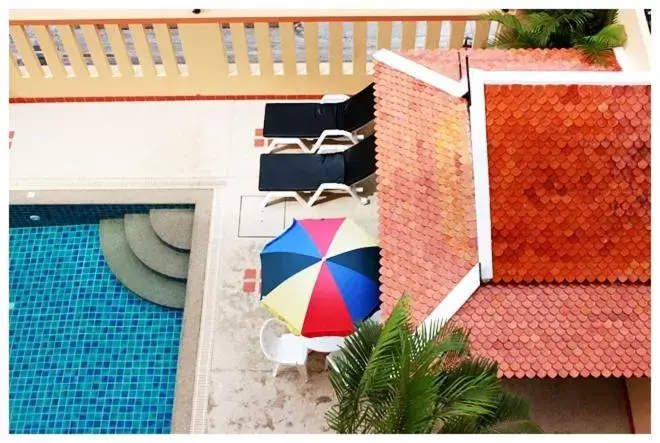 Pool view in soi2inn Pool view in soi2inn