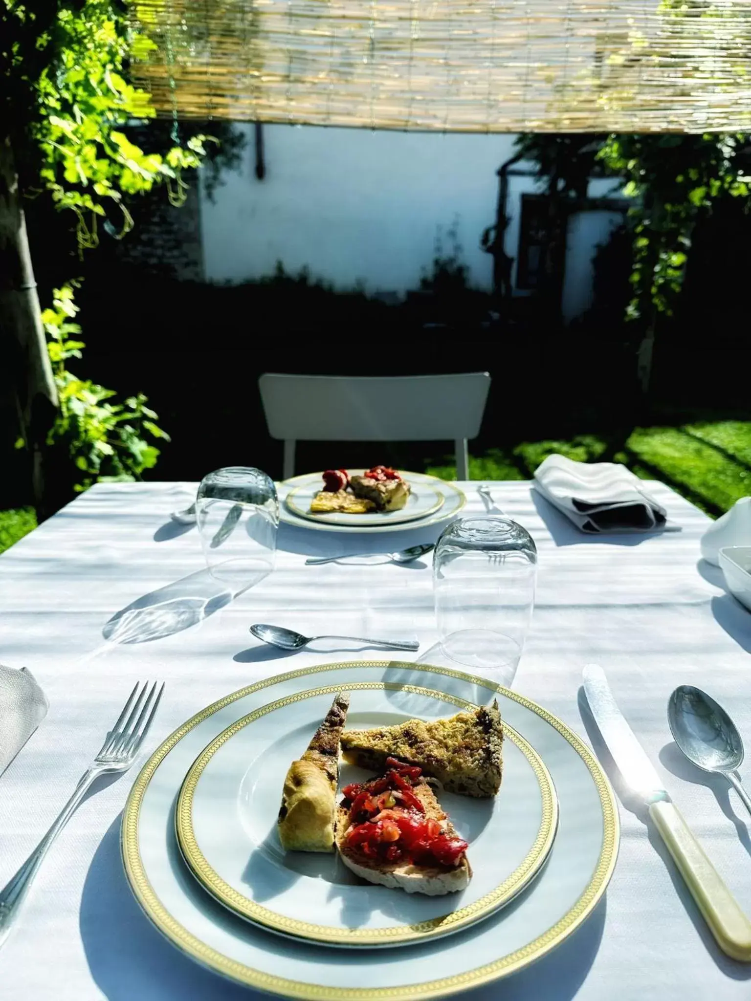 Food and drinks, Lunch and Dinner in Badia Giulia Prestigious Historical B&B