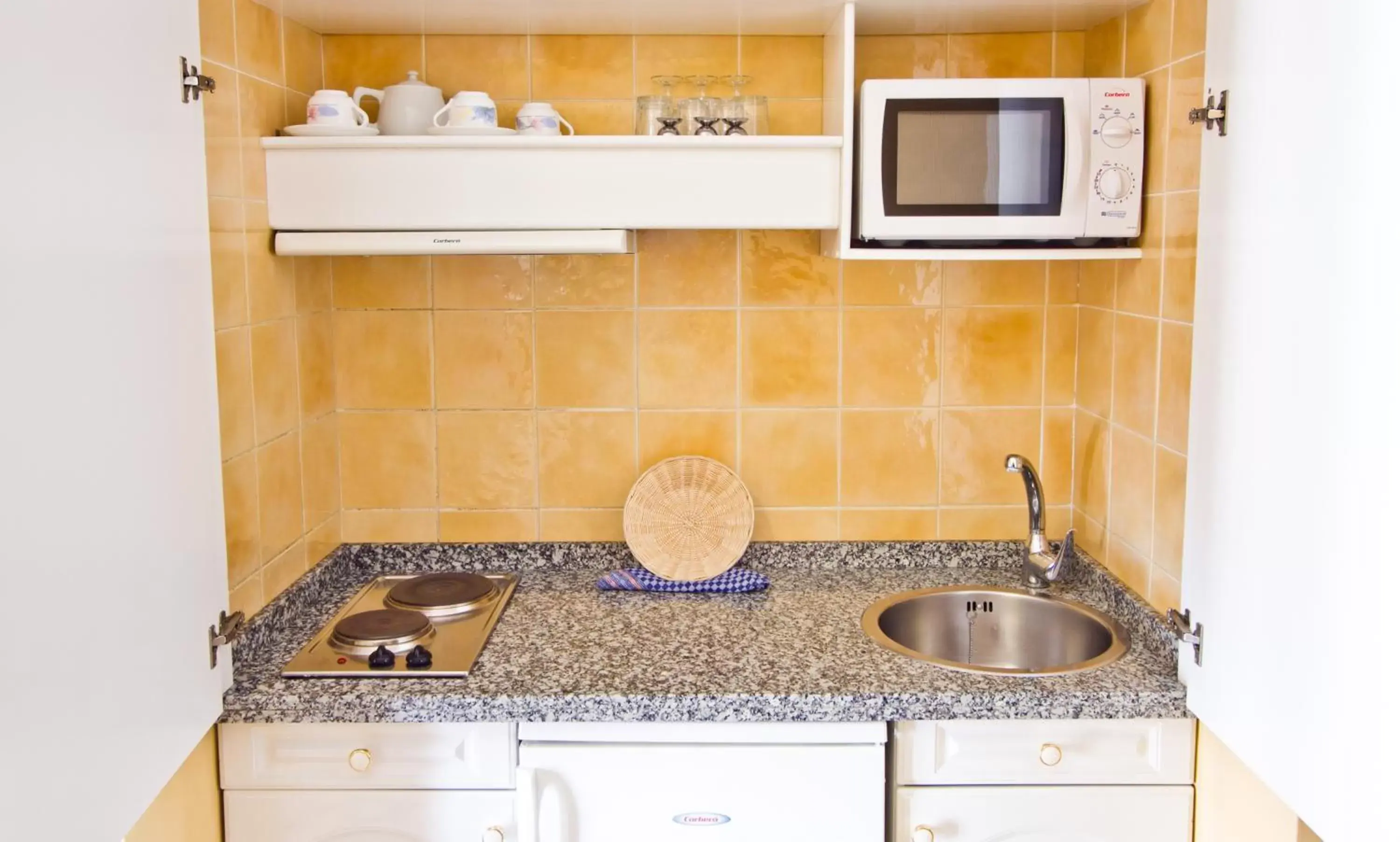 Kitchen or kitchenette, Kitchen/Kitchenette in Hotel RF Astoria - Adults Only