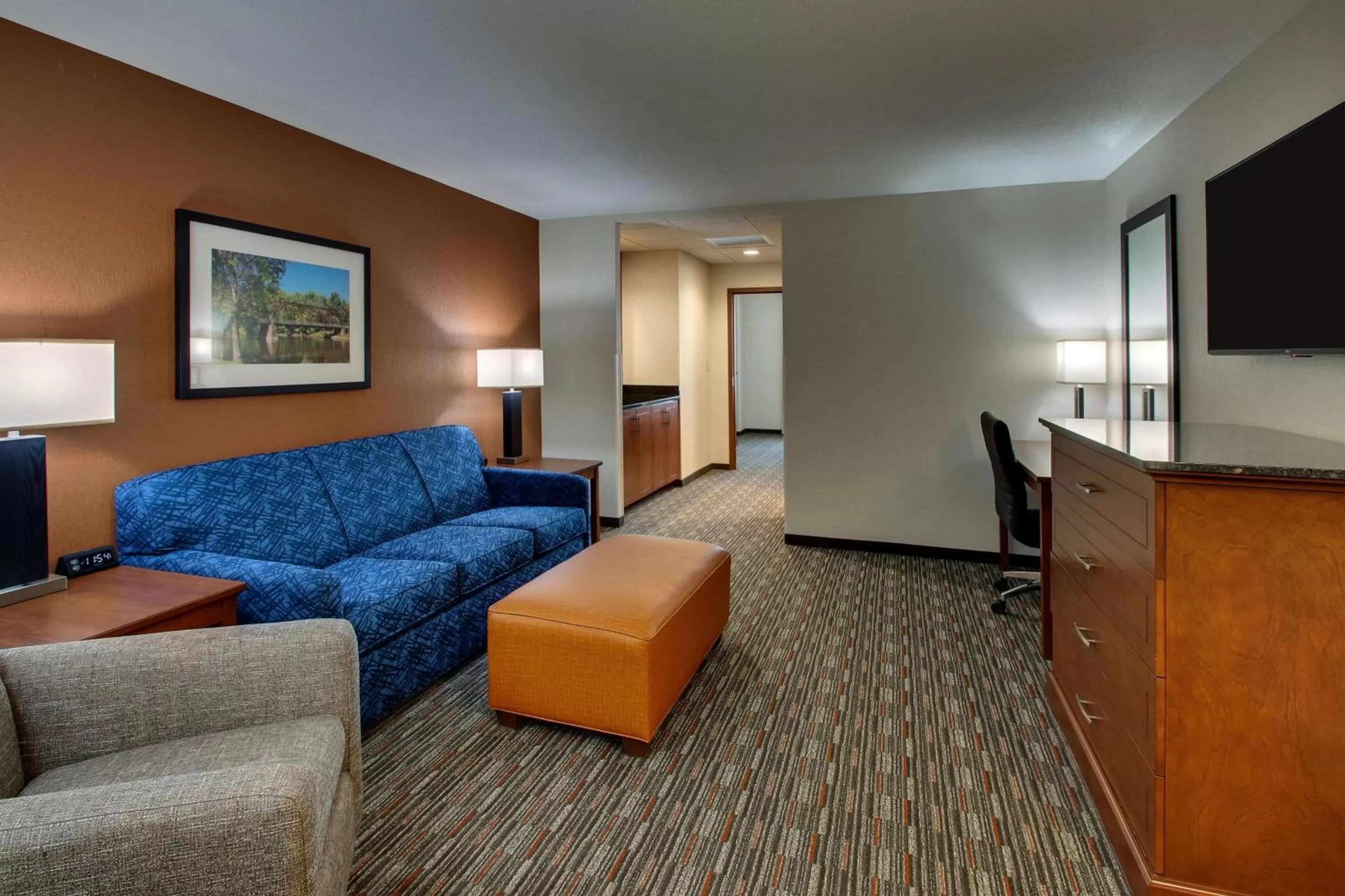 Superior King Suite in Drury Inn & Suites Iowa City Coralville