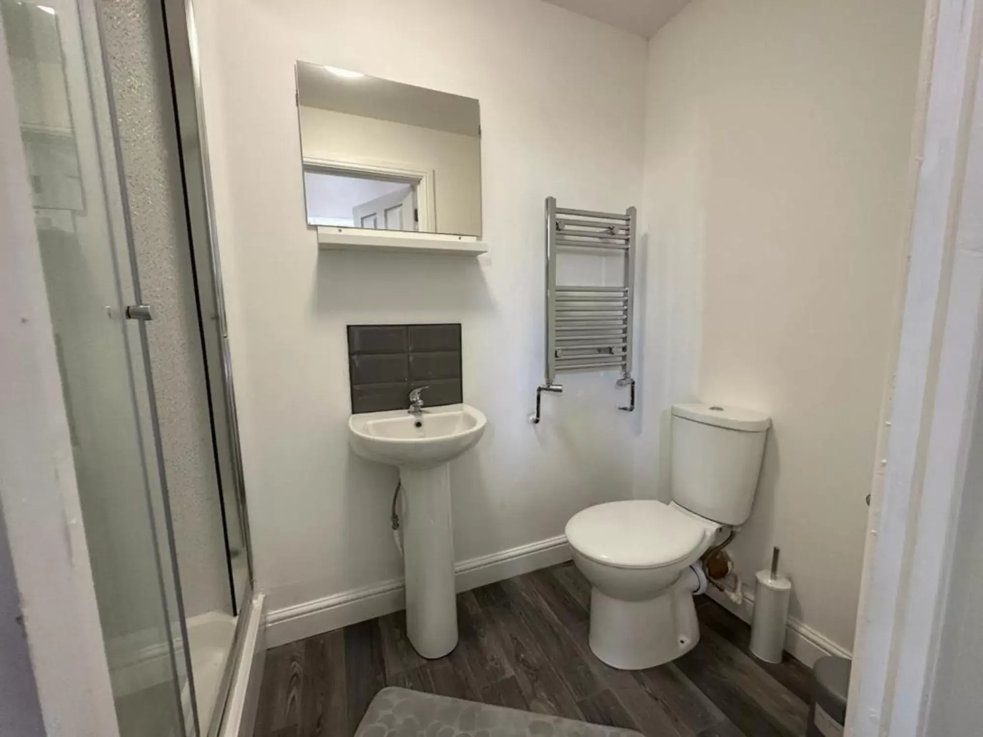 Bathroom in The Fishpond - Premier Nottingham Studios