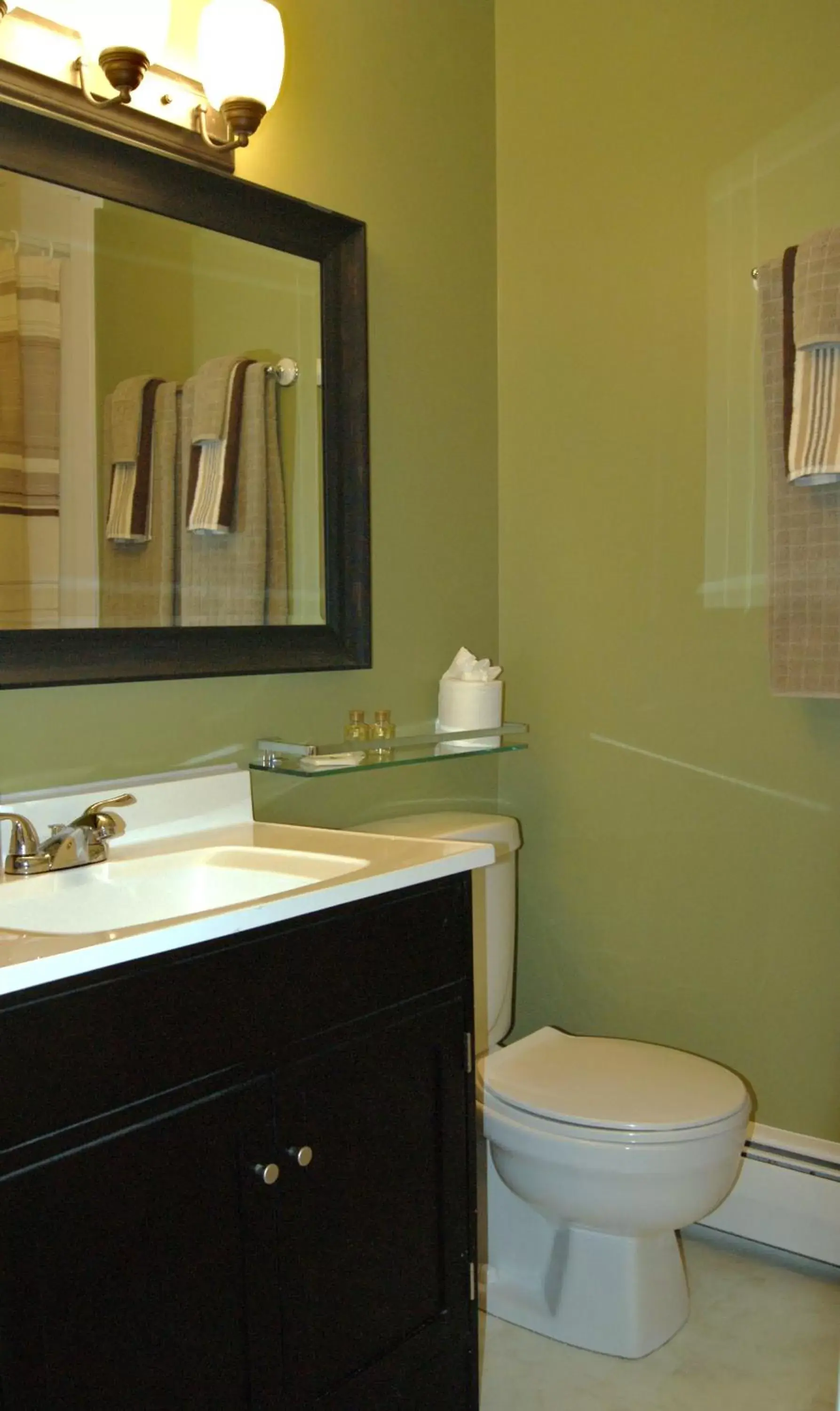 Bathroom in Stardust Inn and Chalets