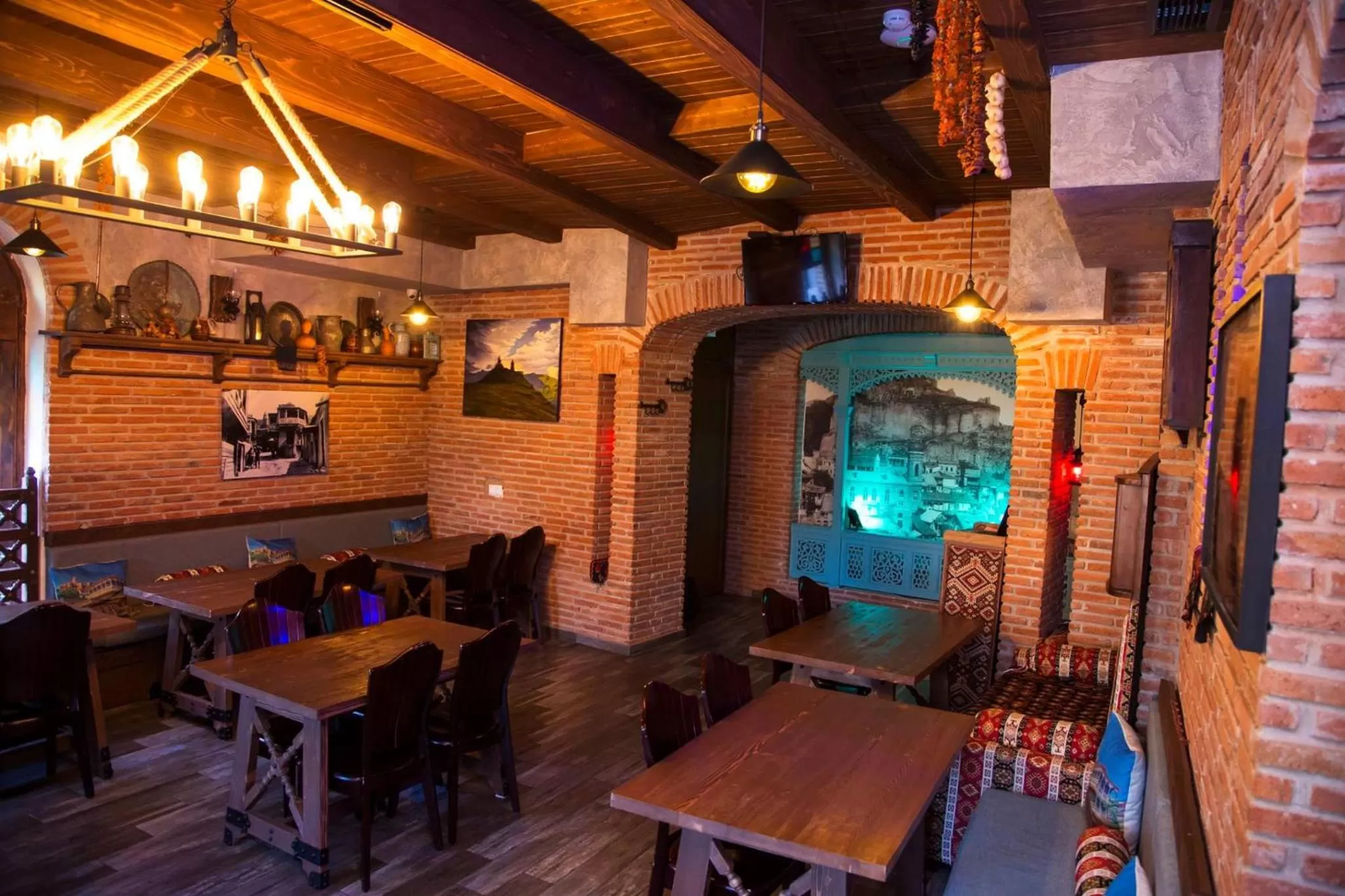 Restaurant/places to eat in Hotel Aivani Old Tbilisi