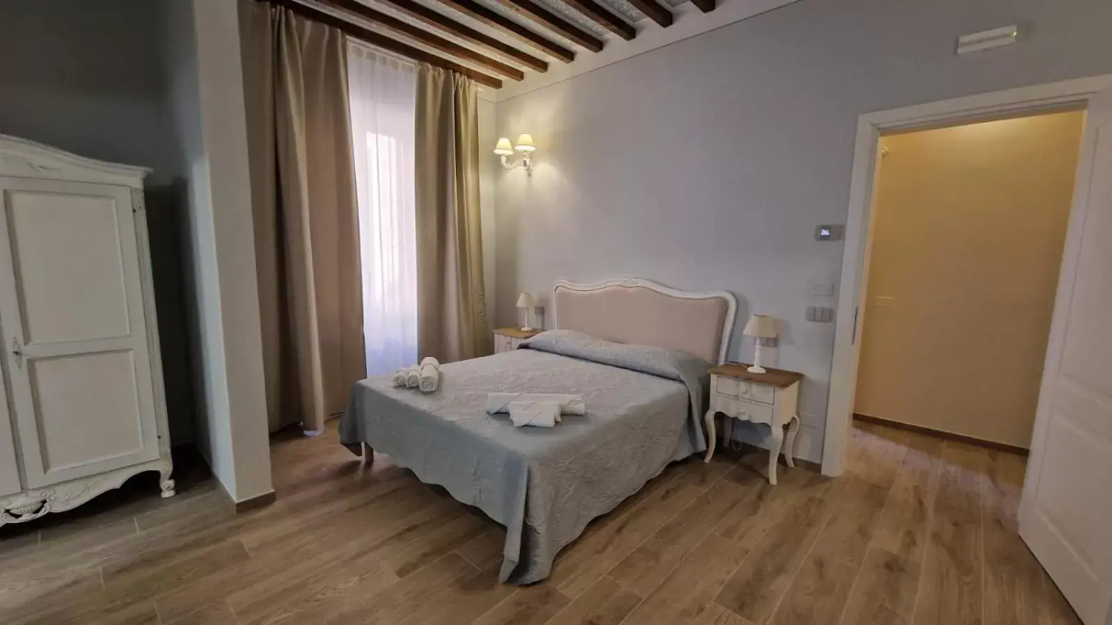 Photo of the whole room, Bed in La Perla del Borgo B&B