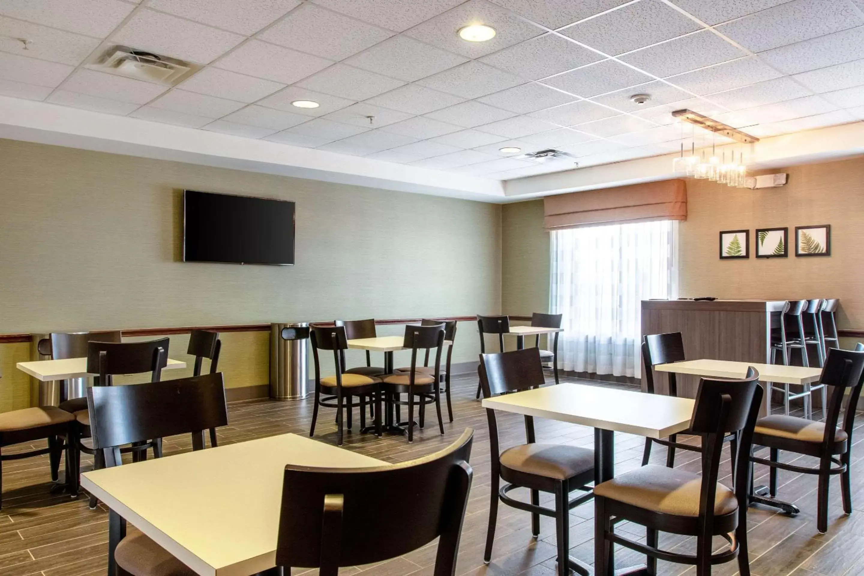 Restaurant/Places to Eat in Sleep Inn & Suites