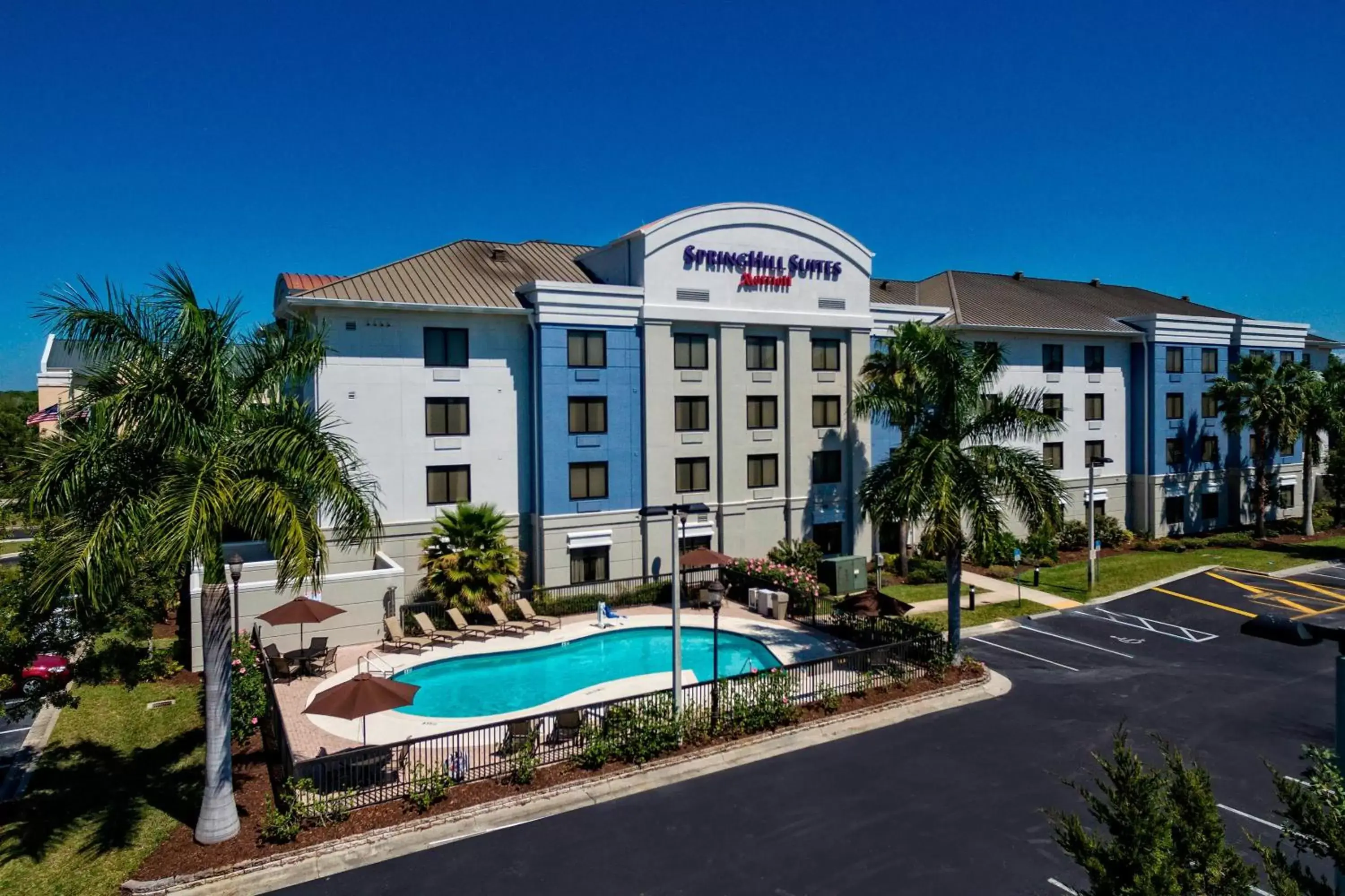 Property building, Swimming Pool in SpringHill Suites by Marriott Naples