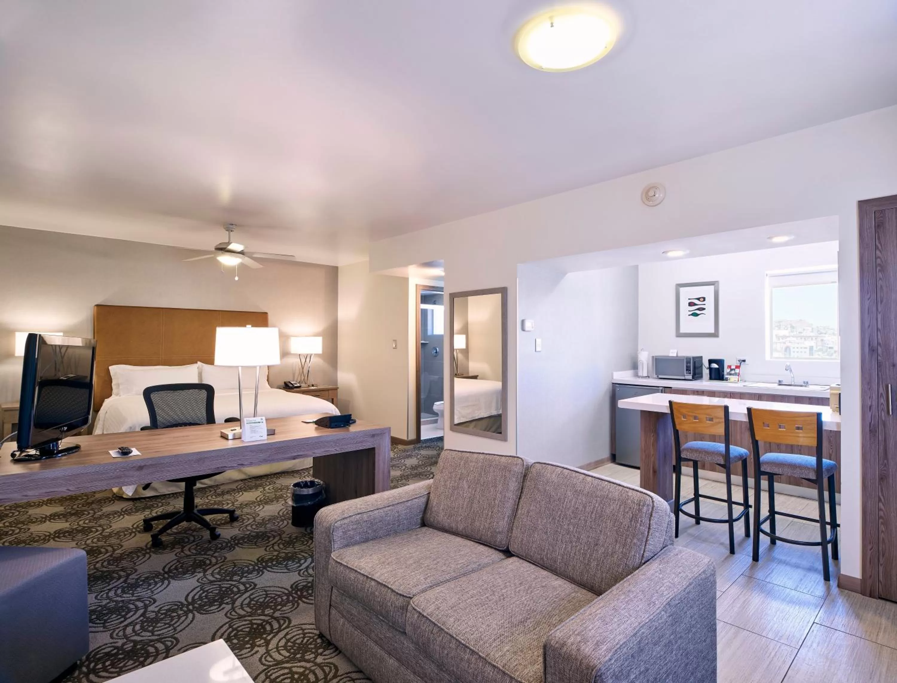 Property building in Holiday Inn & Suites Chihuahua Expo by IHG