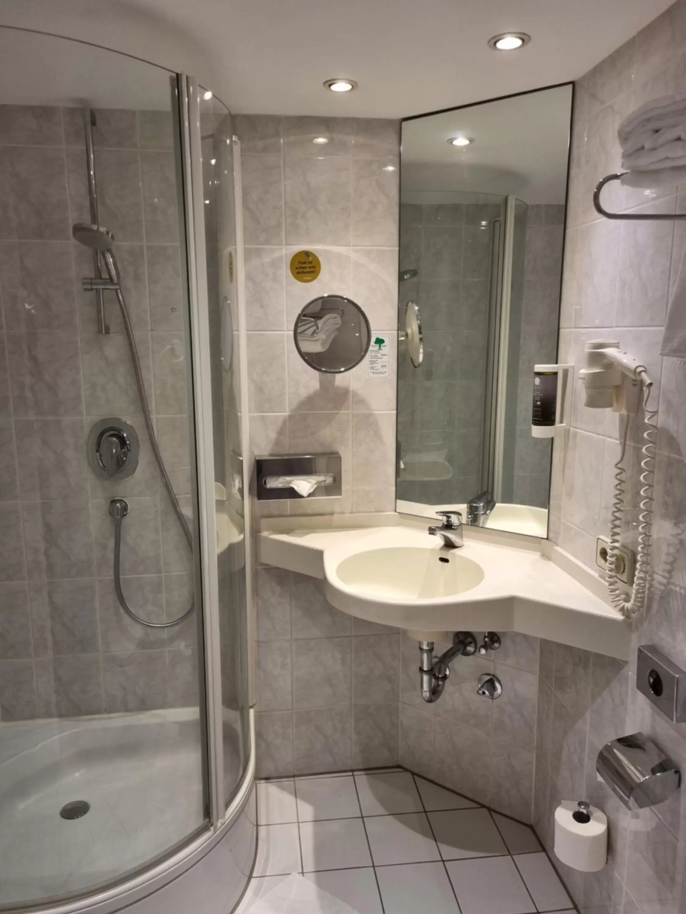 Photo of the whole room, Bathroom in myMINGA4 - Hotel & serviced Apartments