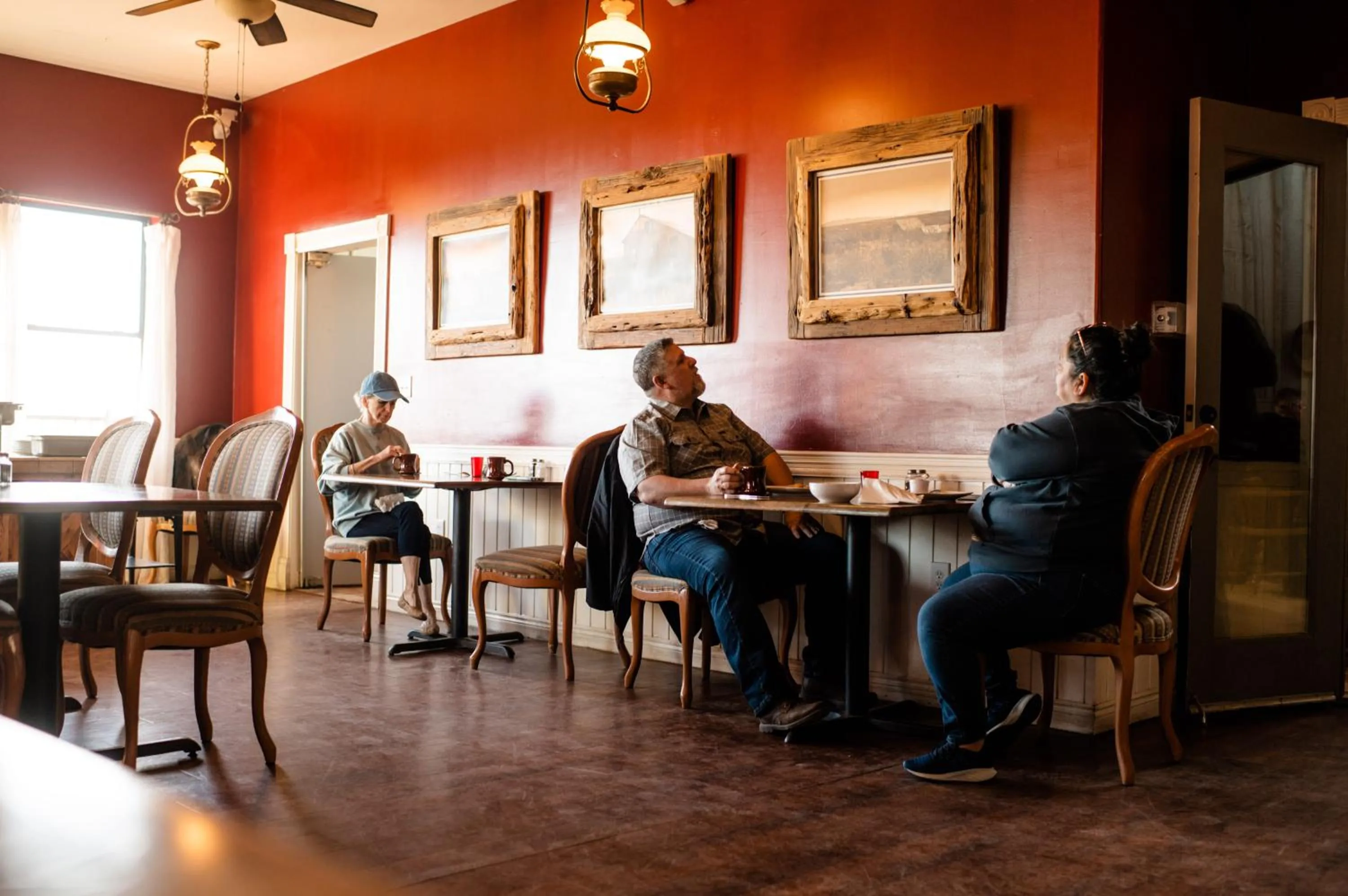 Dining area in Tombstone Monument Guest Ranch