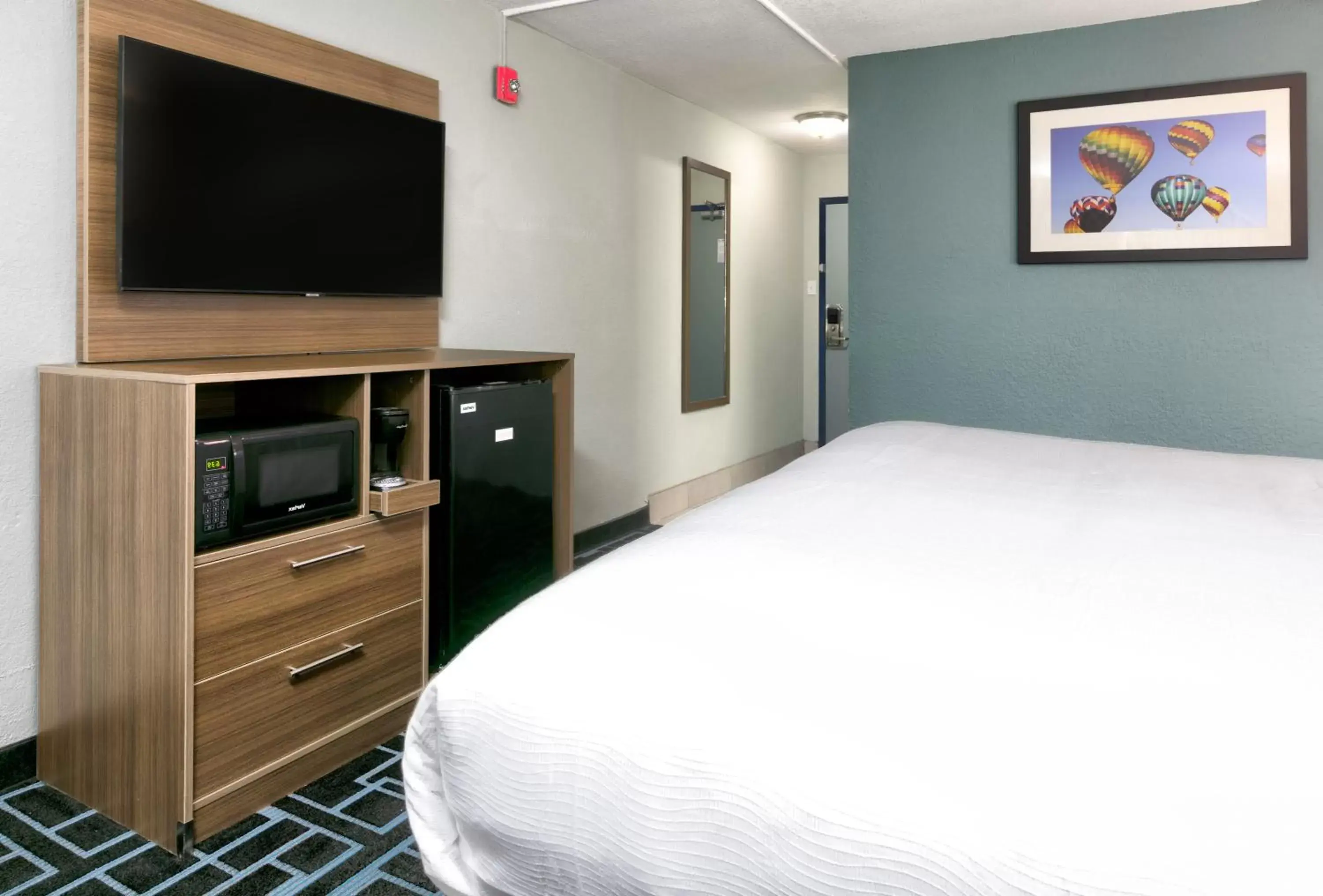 Bed in Baymont by Wyndham East Ridge - Chattanooga