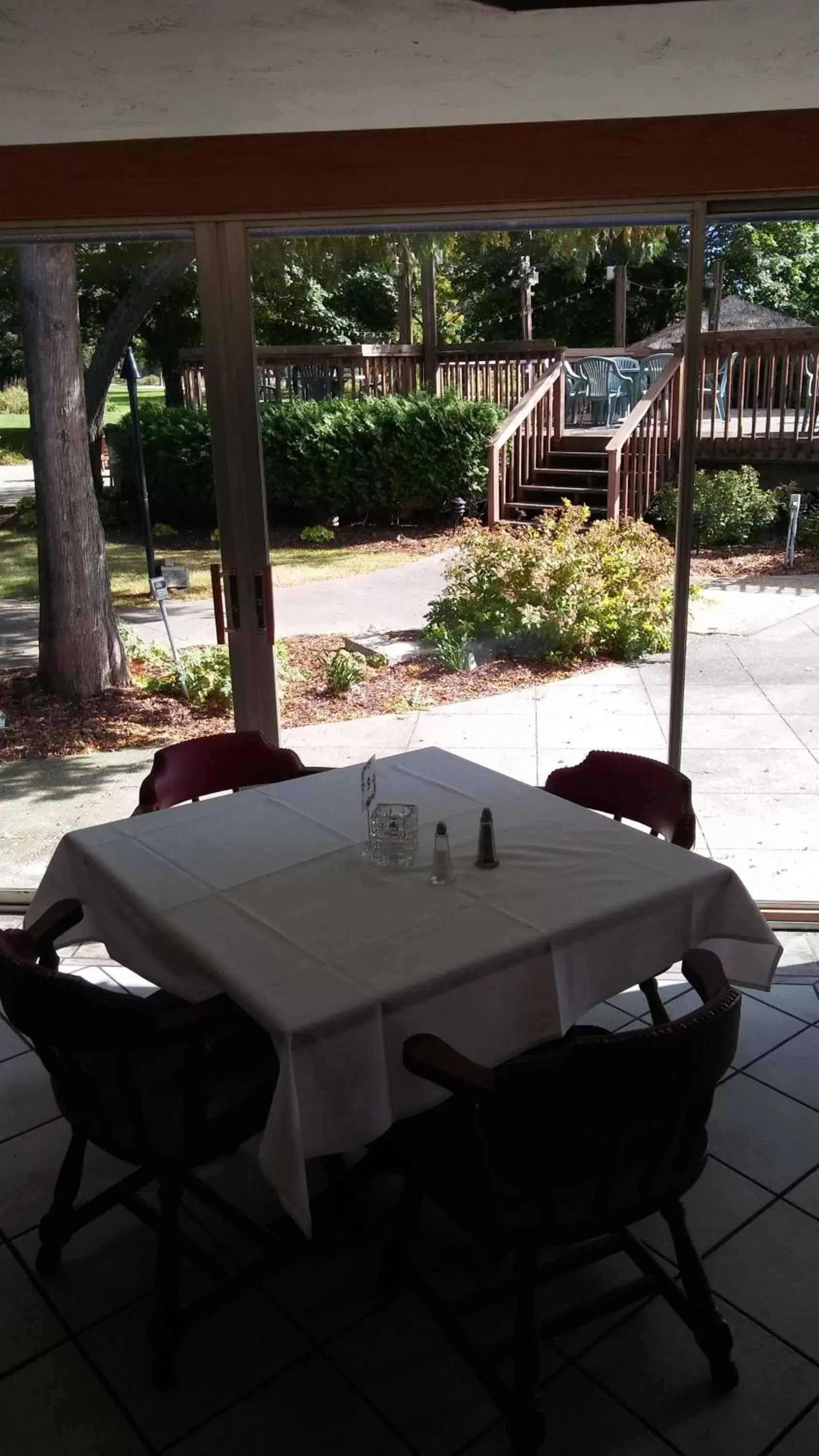 Restaurant/places to eat in The Lodge at Leathem Smith Restaurant/places to eat in The Lodge at Leathem Smith