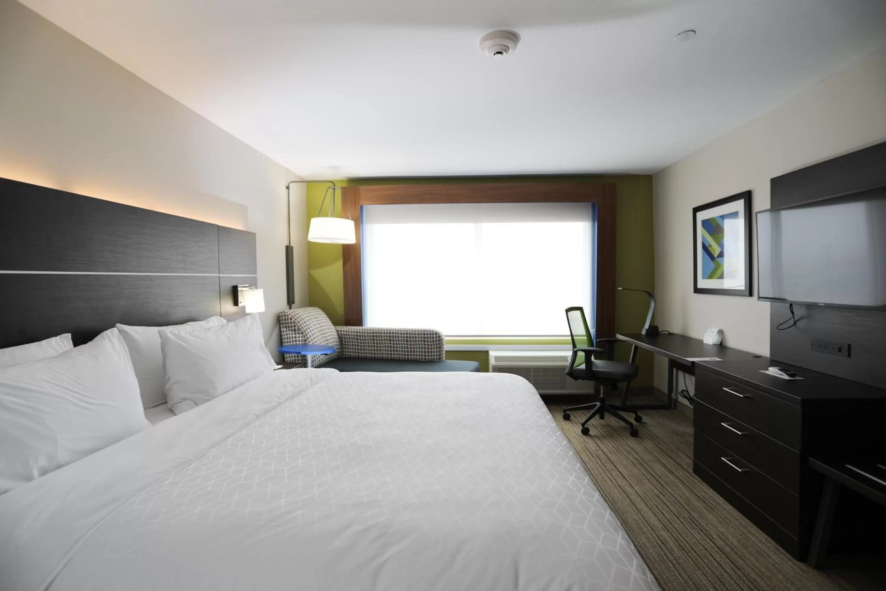 Bedroom, Bed in Holiday Inn Express & Suites - Forney by IHG