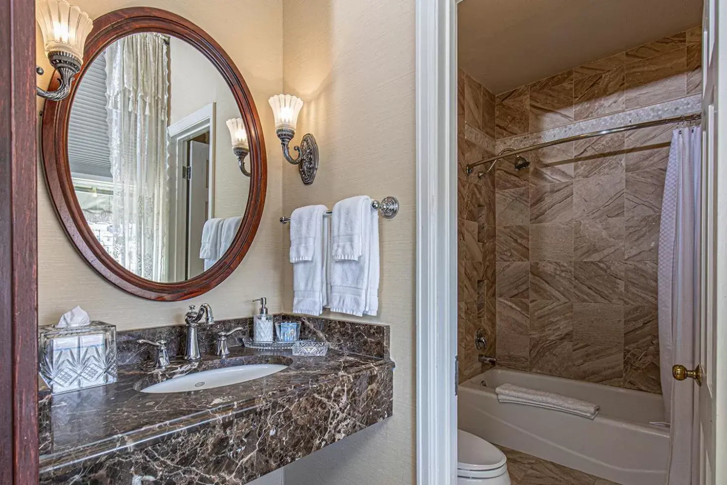 Bathroom in General Palmer Hotel